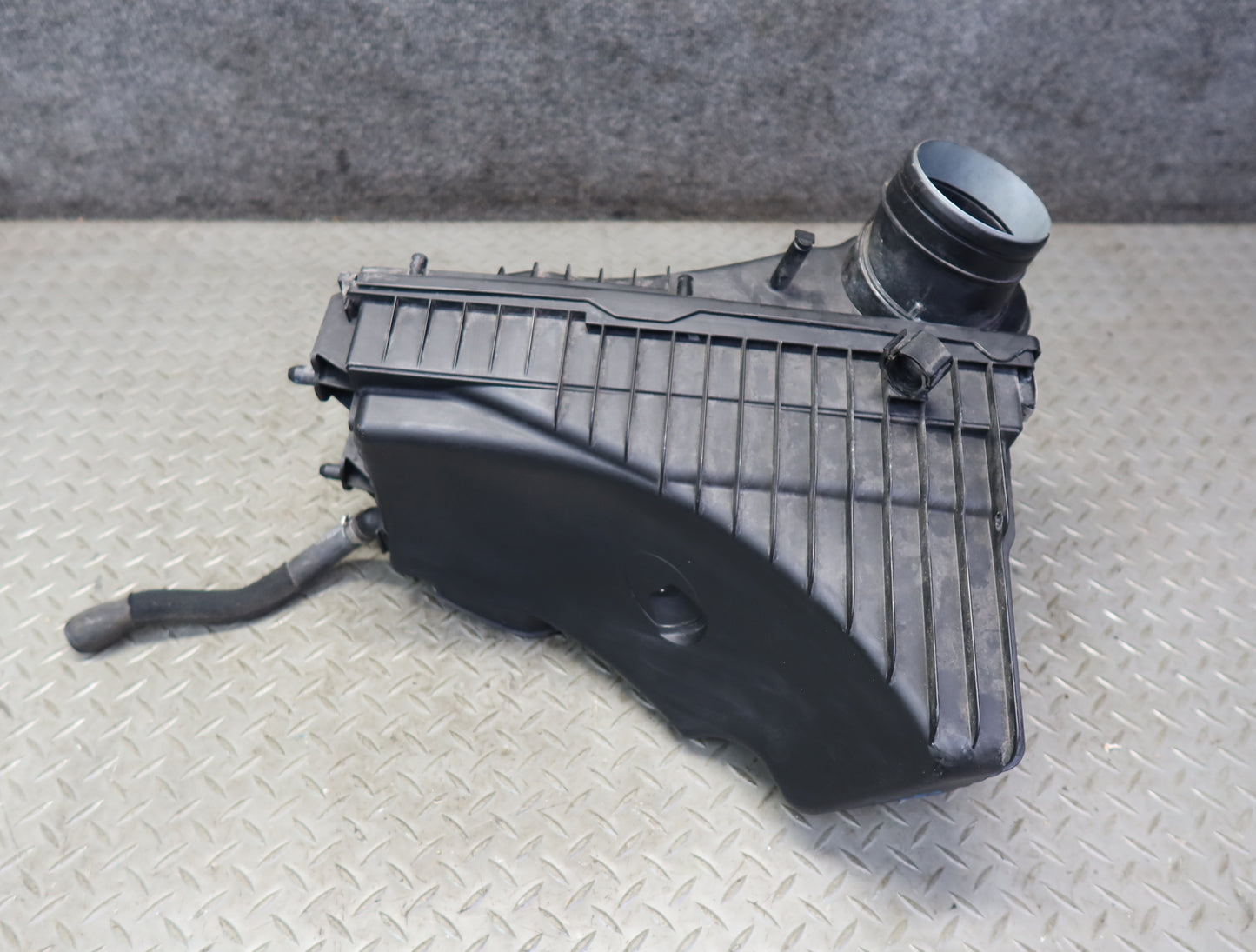 11-15 Audi 4L Q7 3.0L Gas Engine Air Intake Cleaner Filter Box 7L6129601BB OEM