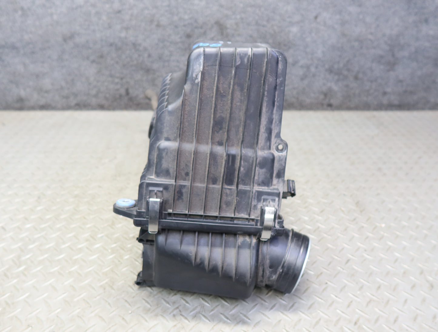 11-15 Audi 4L Q7 3.0L Gas Engine Air Intake Cleaner Filter Box 7L6129601BB OEM