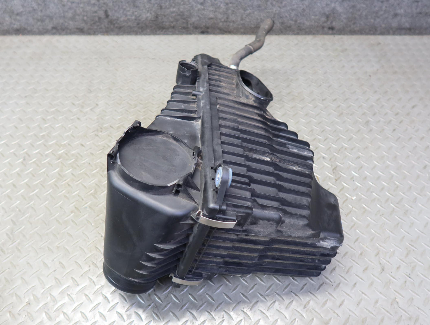 11-15 Audi 4L Q7 3.0L Gas Engine Air Intake Cleaner Filter Box 7L6129601BB OEM