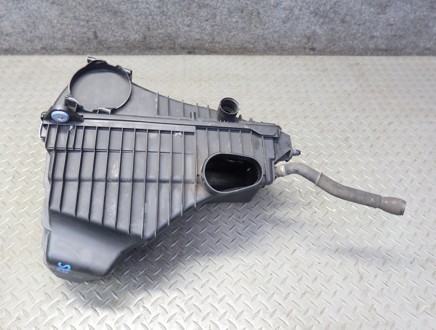 11-15 Audi 4L Q7 3.0L Gas Engine Air Intake Cleaner Filter Box 7L6129601BB OEM
