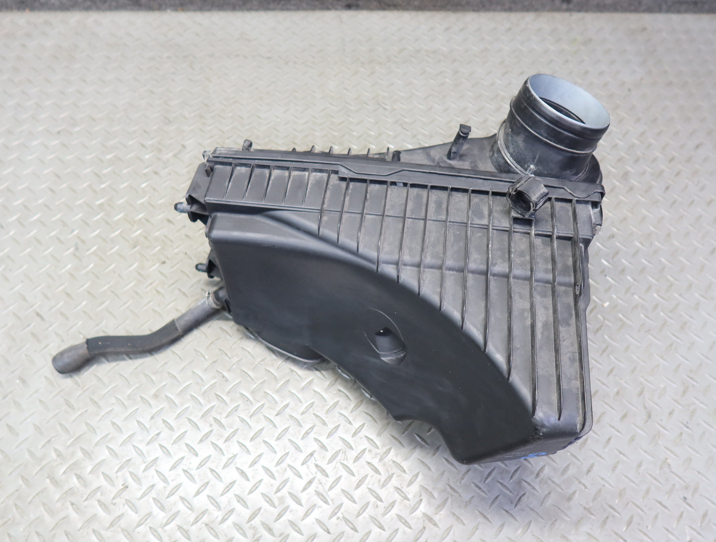 11-15 Audi 4L Q7 3.0L Gas Engine Air Intake Cleaner Filter Box 7L6129601BB OEM