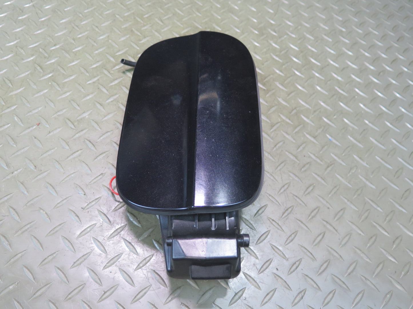 11-15 Audi Q7 4L Fuel Gas Filler Door Lid Cover w Housing Cap Cover Black OEM