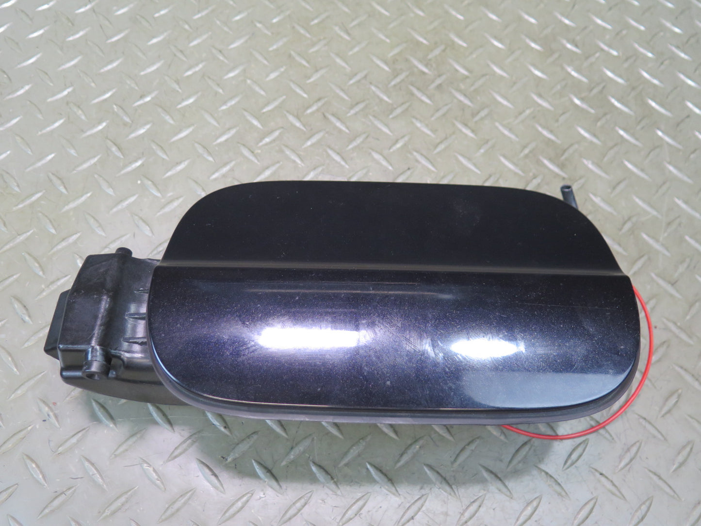 11-15 Audi Q7 4L Fuel Gas Filler Door Lid Cover w Housing Cap Cover Black OEM