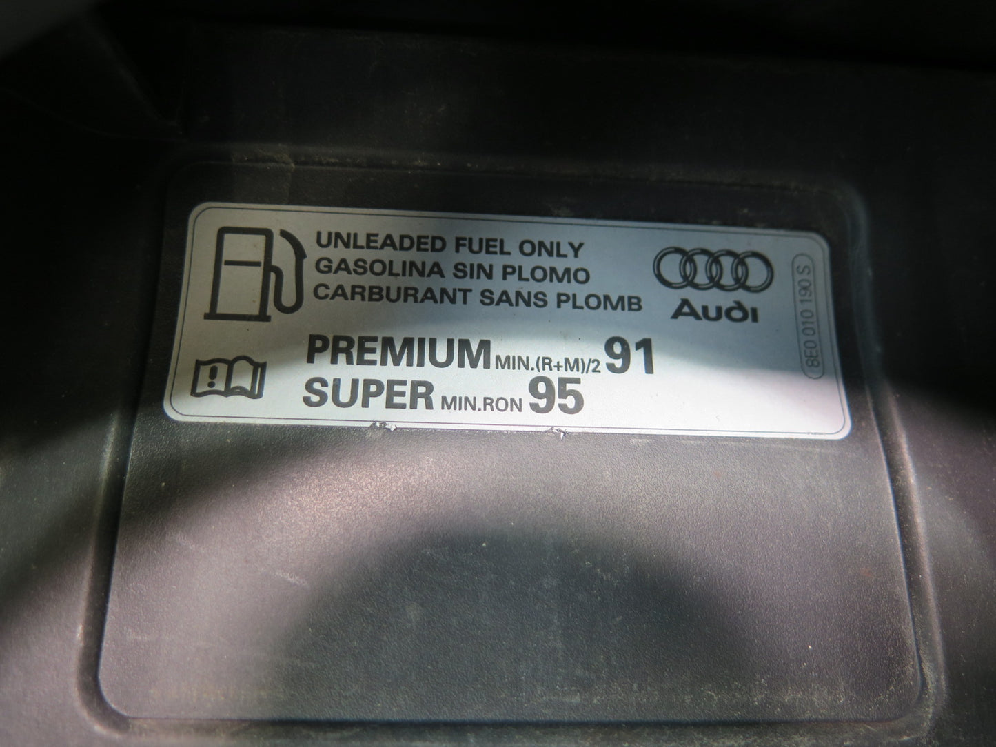 11-15 Audi Q7 4L Fuel Gas Filler Door Lid Cover w Housing Cap Cover Black OEM