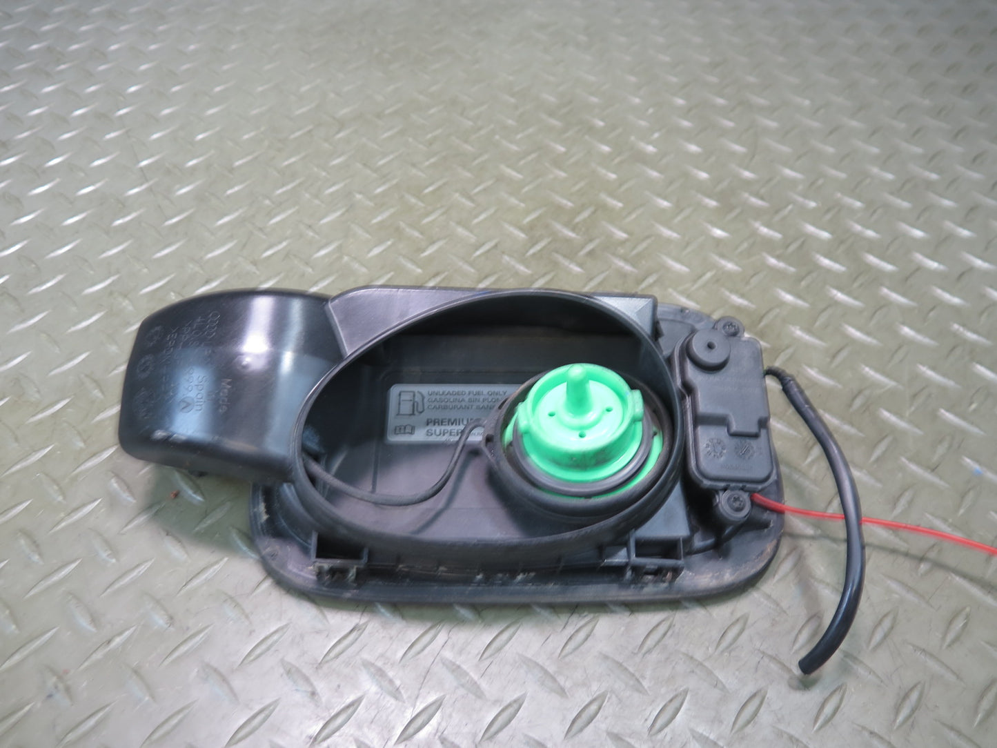 11-15 Audi Q7 4L Fuel Gas Filler Door Lid Cover w Housing Cap Cover Black OEM