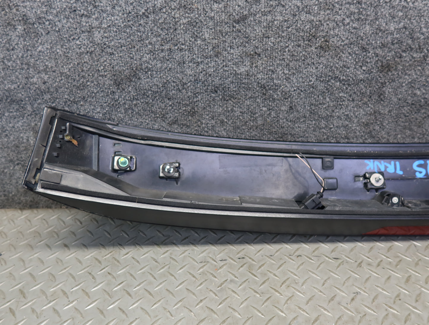 07-15 Audi Q7 4L Rear Tailgate Trunk Lid Spoiler w 3RD Brake Light Black OEM