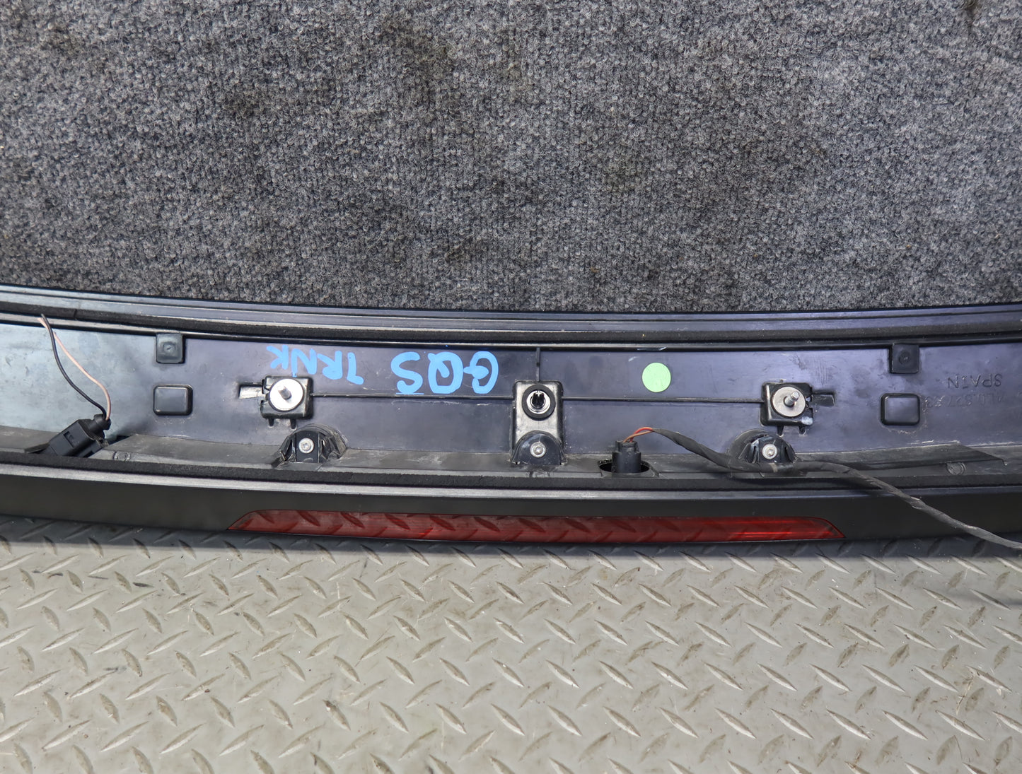 07-15 Audi Q7 4L Rear Tailgate Trunk Lid Spoiler w 3RD Brake Light Black OEM