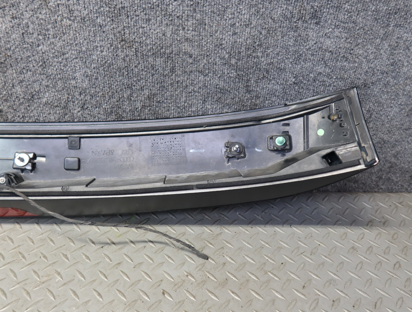 07-15 Audi Q7 4L Rear Tailgate Trunk Lid Spoiler w 3RD Brake Light Black OEM
