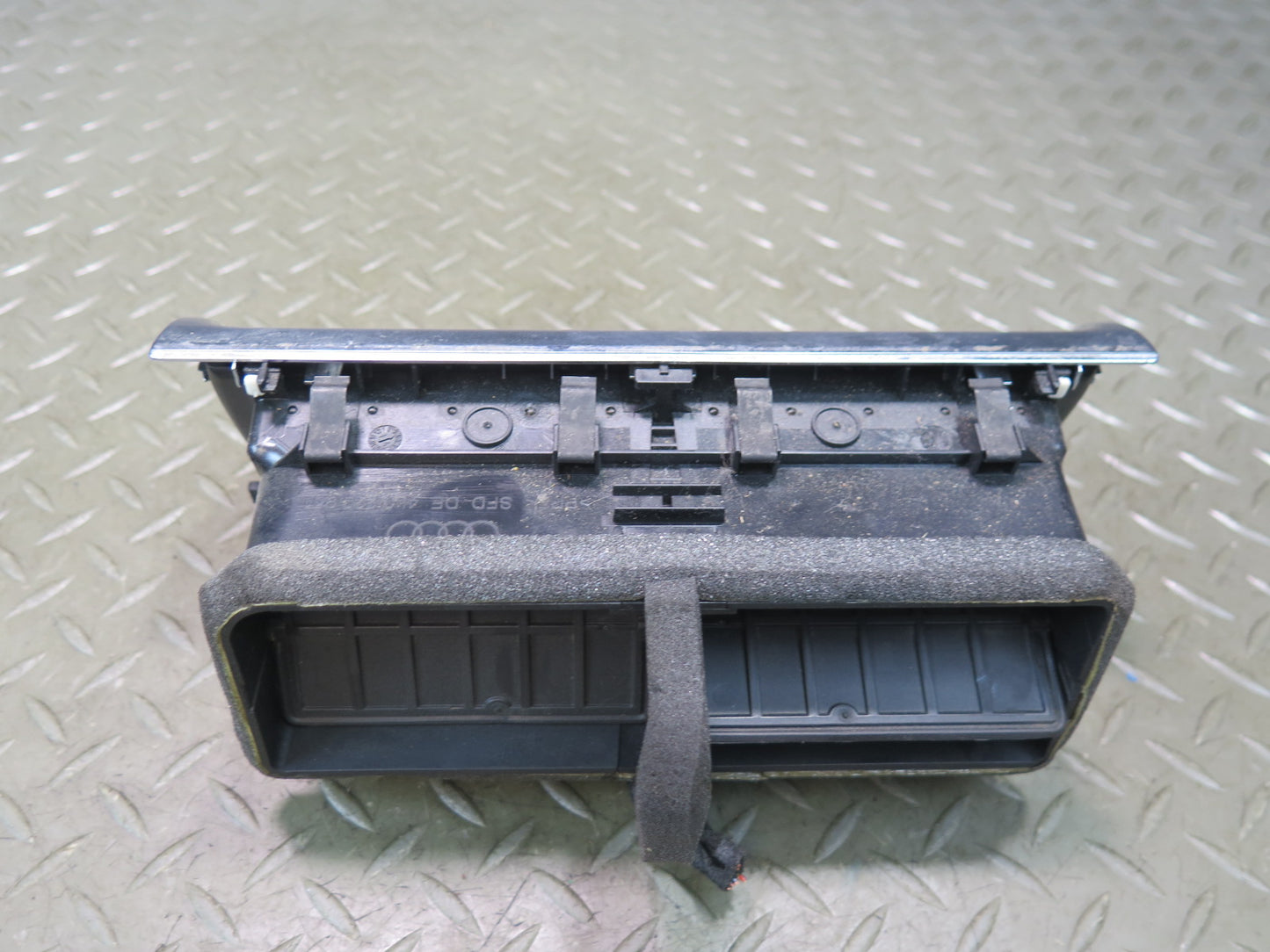 07-15 Audi 4L Q7 Set of 3 Dash Front Left Center Right A/C Air Vent Grille OEM