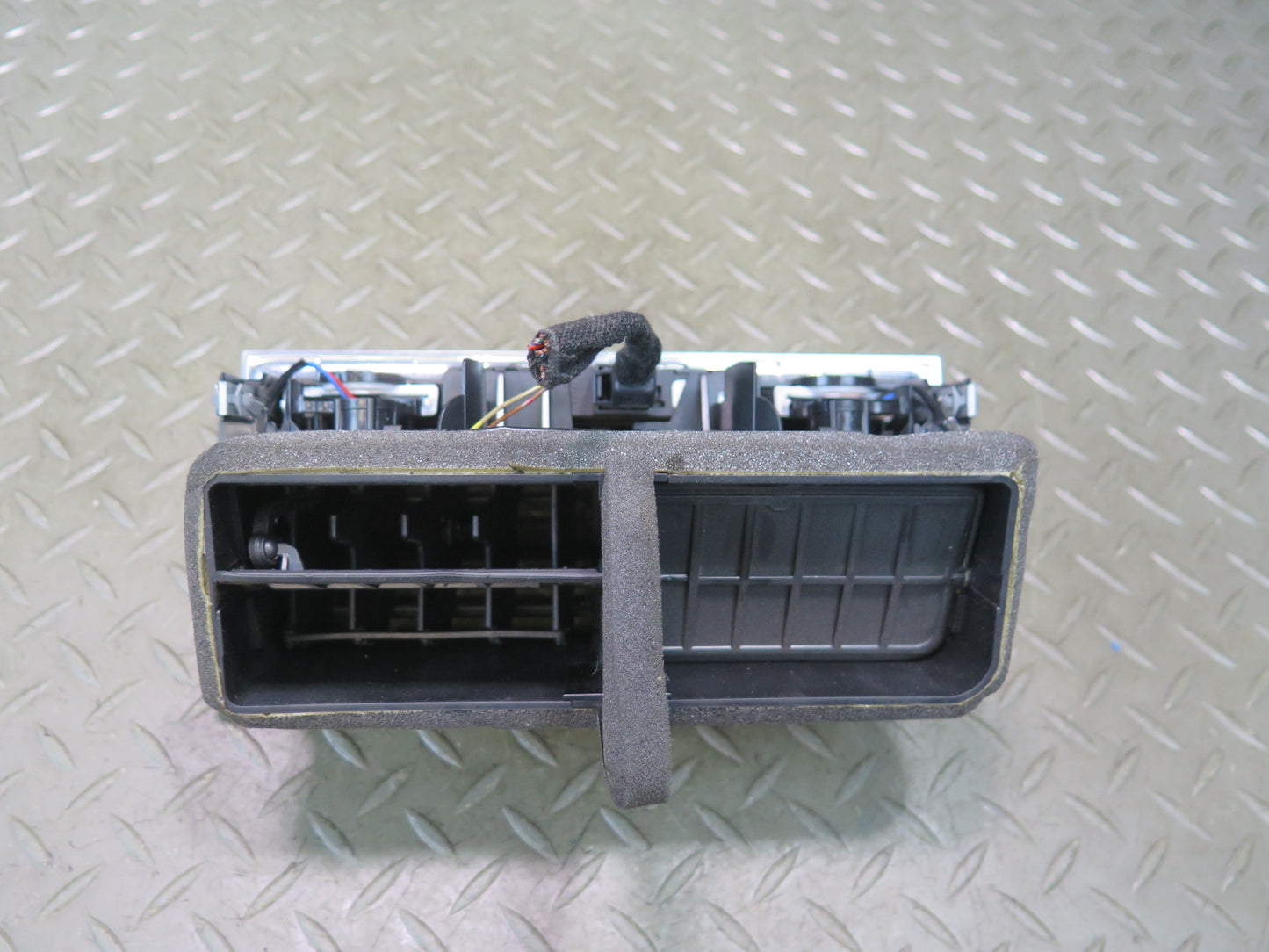 07-15 Audi 4L Q7 Set of 3 Dash Front Left Center Right A/C Air Vent Grille OEM