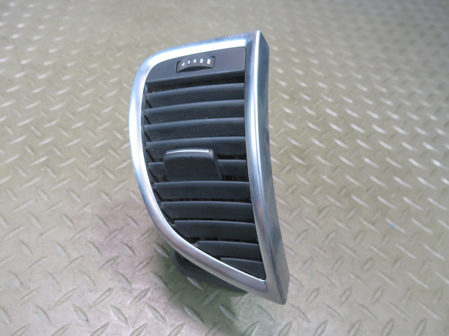 07-15 Audi 4L Q7 Set of 3 Dash Front Left Center Right A/C Air Vent Grille OEM