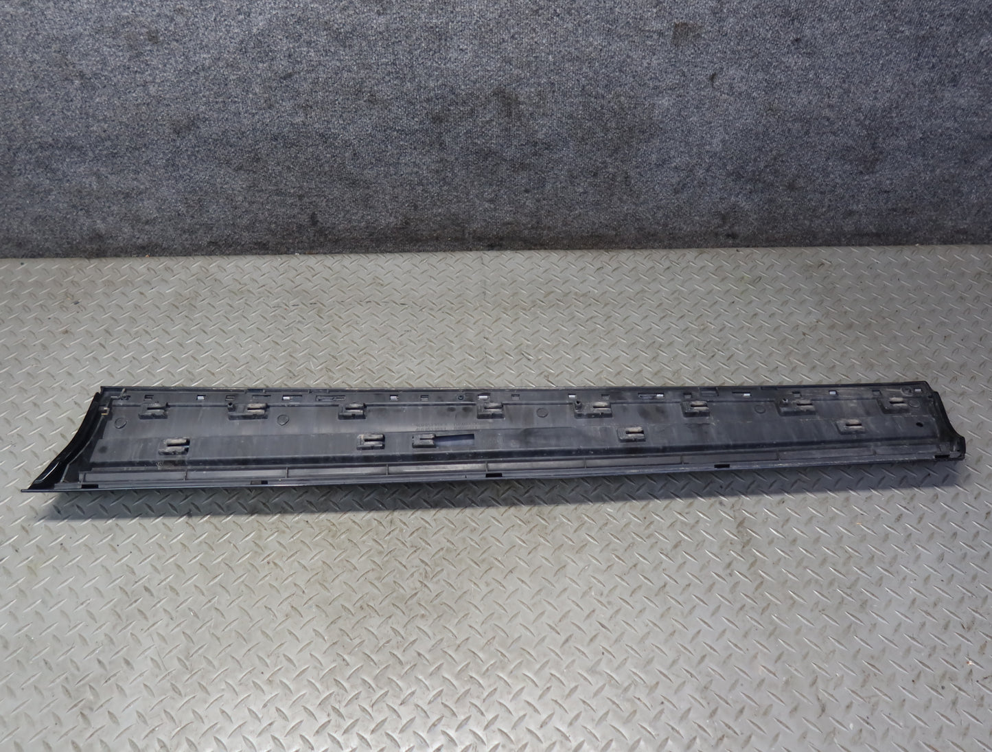 10-15 Audi 4L Q7 Set of 2 Front Left & Right Door Lower Trim Molding Black OEM