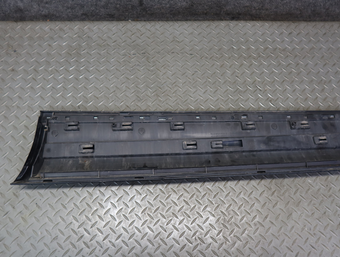 10-15 Audi 4L Q7 Set of 2 Front Left & Right Door Lower Trim Molding Black OEM