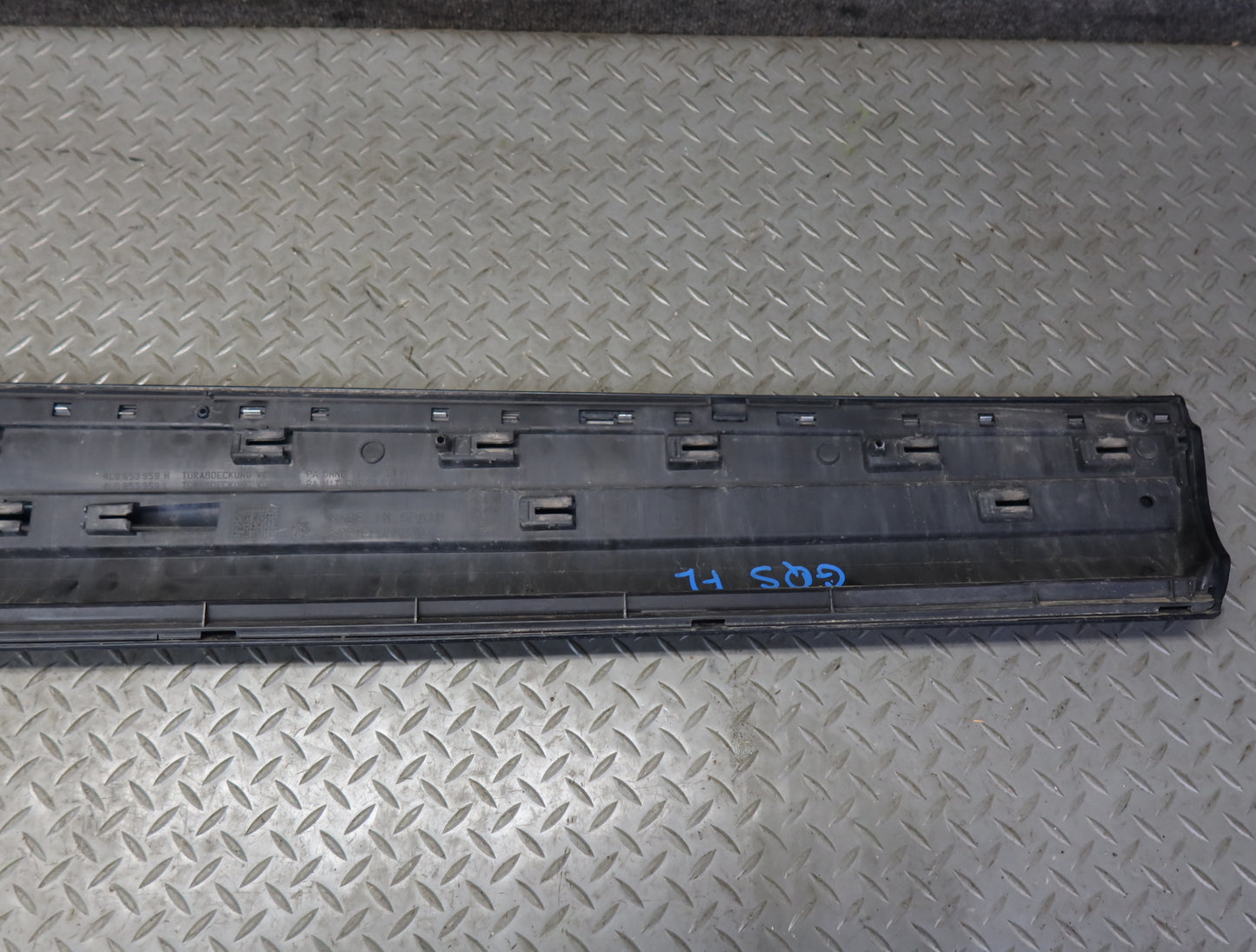 10-15 Audi 4L Q7 Set of 2 Front Left & Right Door Lower Trim Molding Black OEM