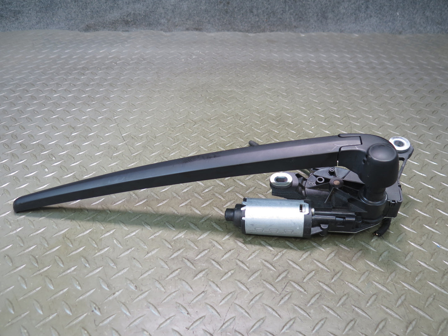 07-15 Audi 4L Q7 Rear Tailgate Liftgate Wiper Arm w Motor 8E9955711E OEM