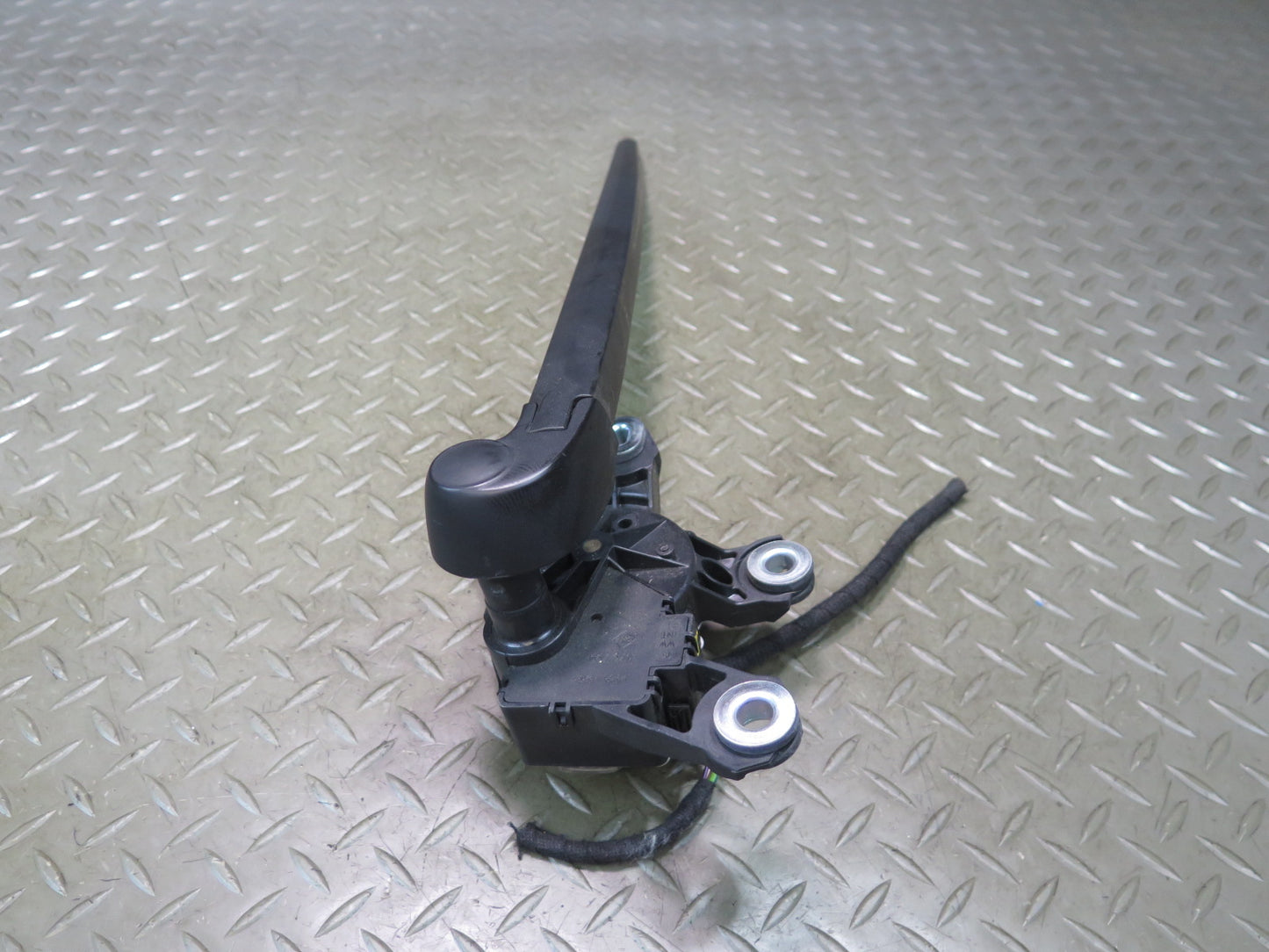 07-15 Audi 4L Q7 Rear Tailgate Liftgate Wiper Arm w Motor 8E9955711E OEM
