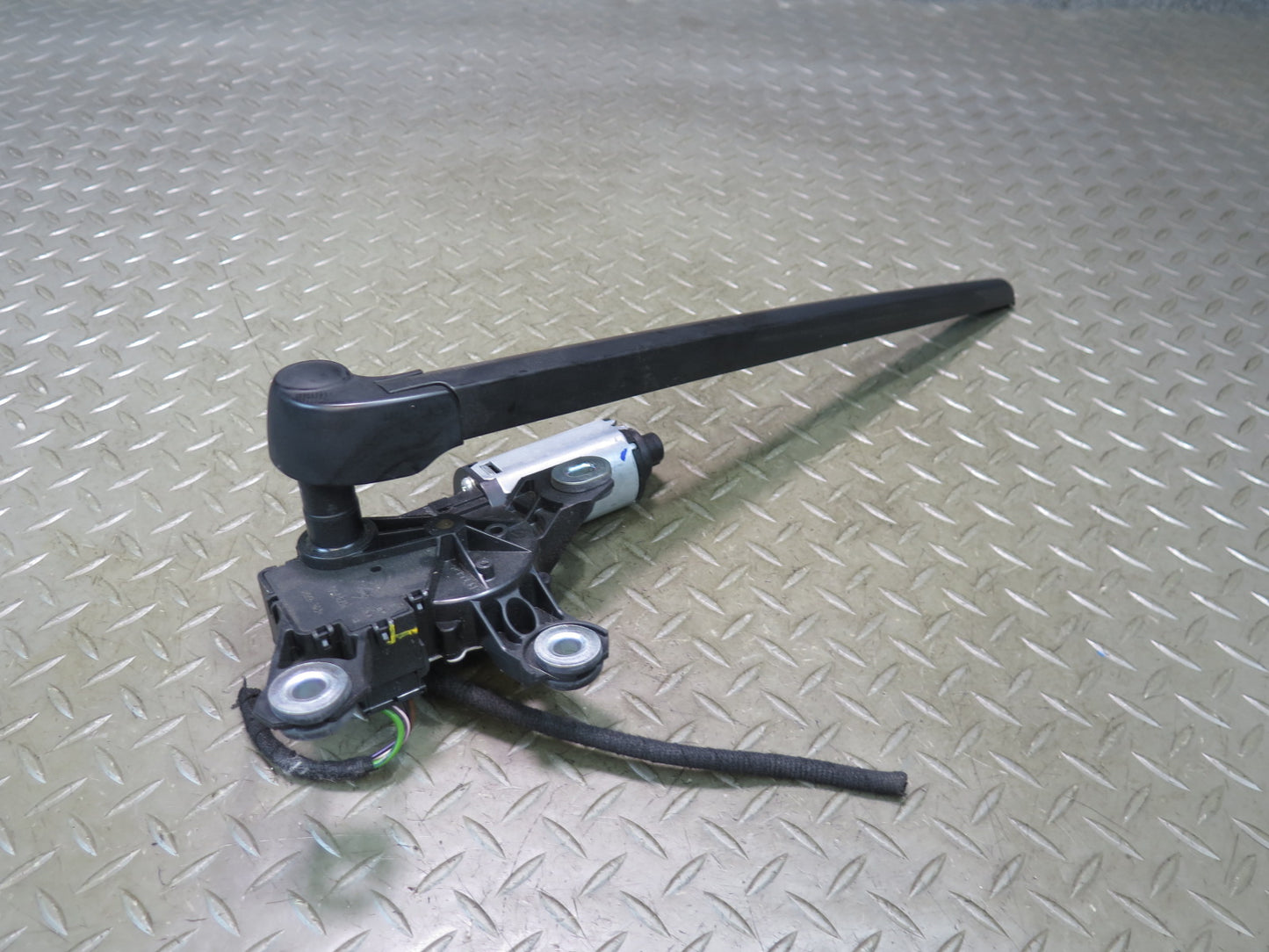 07-15 Audi 4L Q7 Rear Tailgate Liftgate Wiper Arm w Motor 8E9955711E OEM