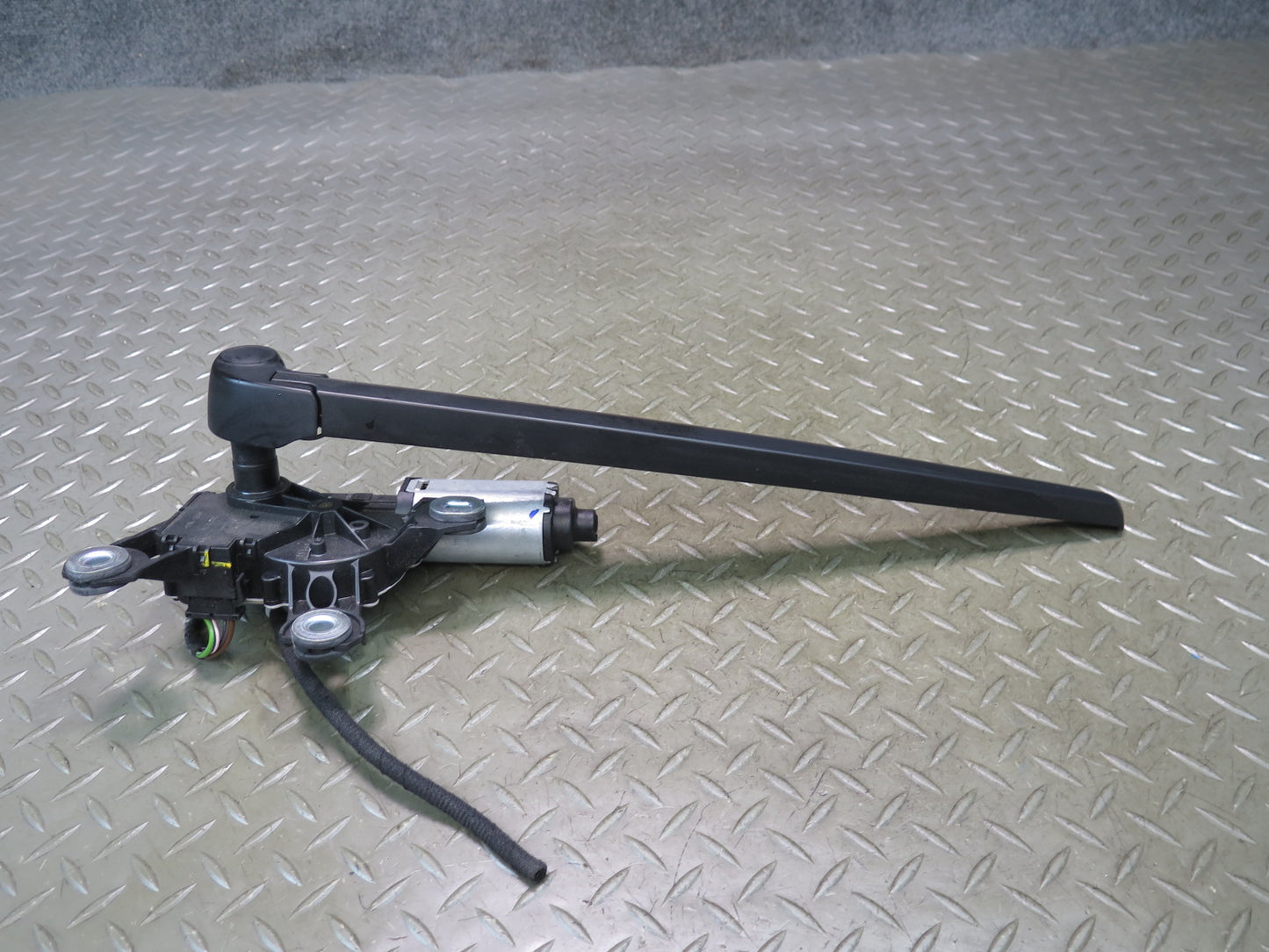07-15 Audi 4L Q7 Rear Tailgate Liftgate Wiper Arm w Motor 8E9955711E OEM
