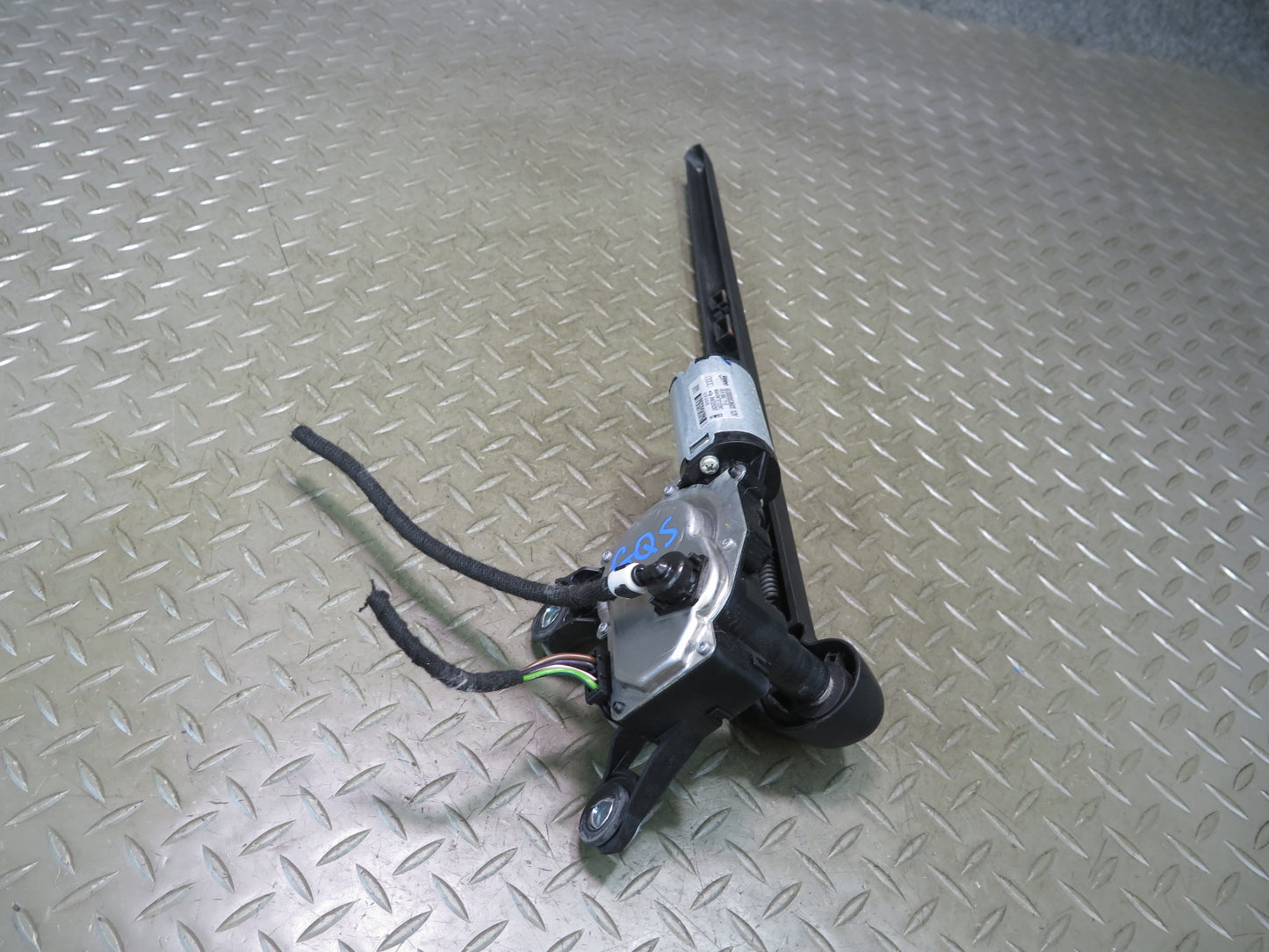 07-15 Audi 4L Q7 Rear Tailgate Liftgate Wiper Arm w Motor 8E9955711E OEM