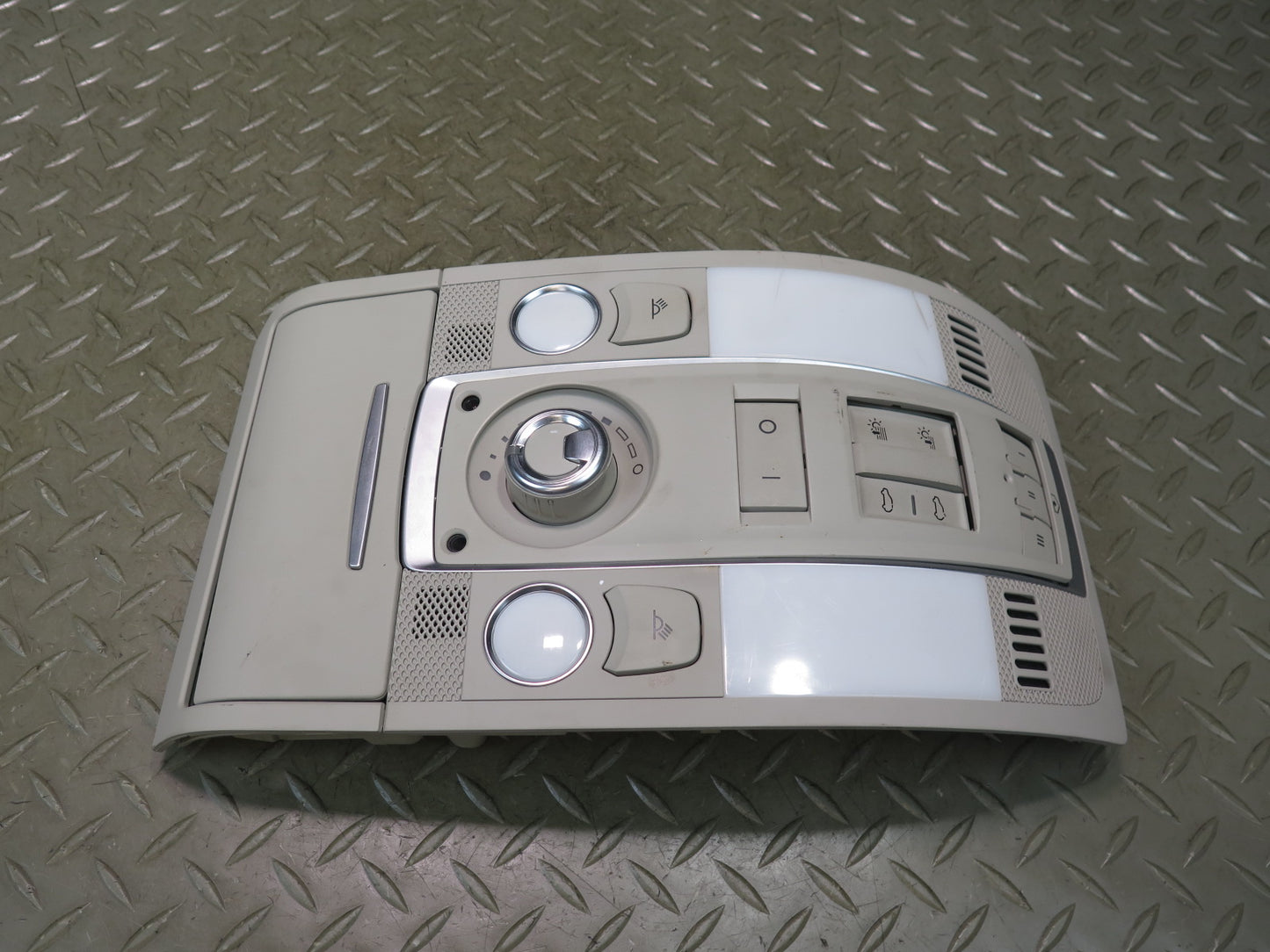 07-15 Audi 4L Q7 Overhead Console Dome Reading Light w Sunroof 4L0947135R OEM