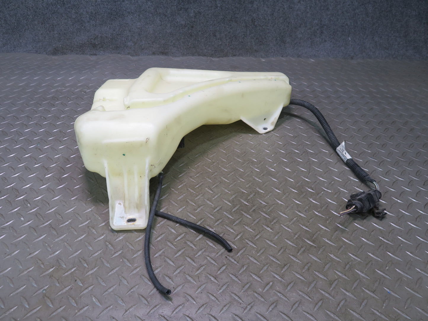 07-15 Audi 4L Q7 Windshield Washer Fluid Reservoir Tank Filler Neck Pumps OEM