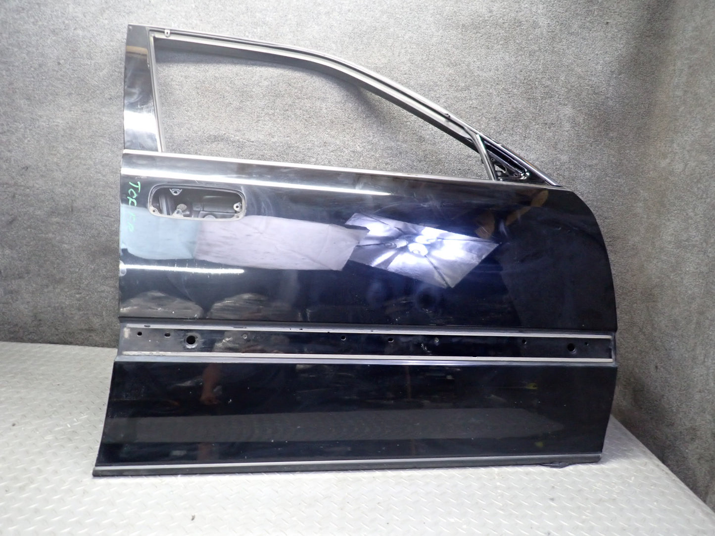 99-01 Toyota Crown JZS175 Sedan Front Right Door Shell Panel Black OEM