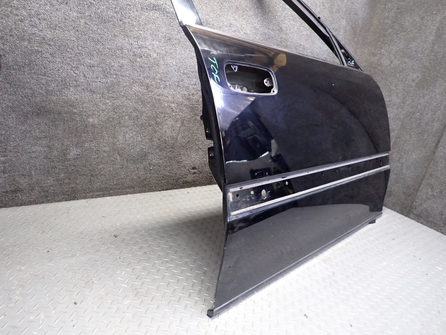99-01 Toyota Crown JZS175 Sedan Front Right Door Shell Panel Black OEM