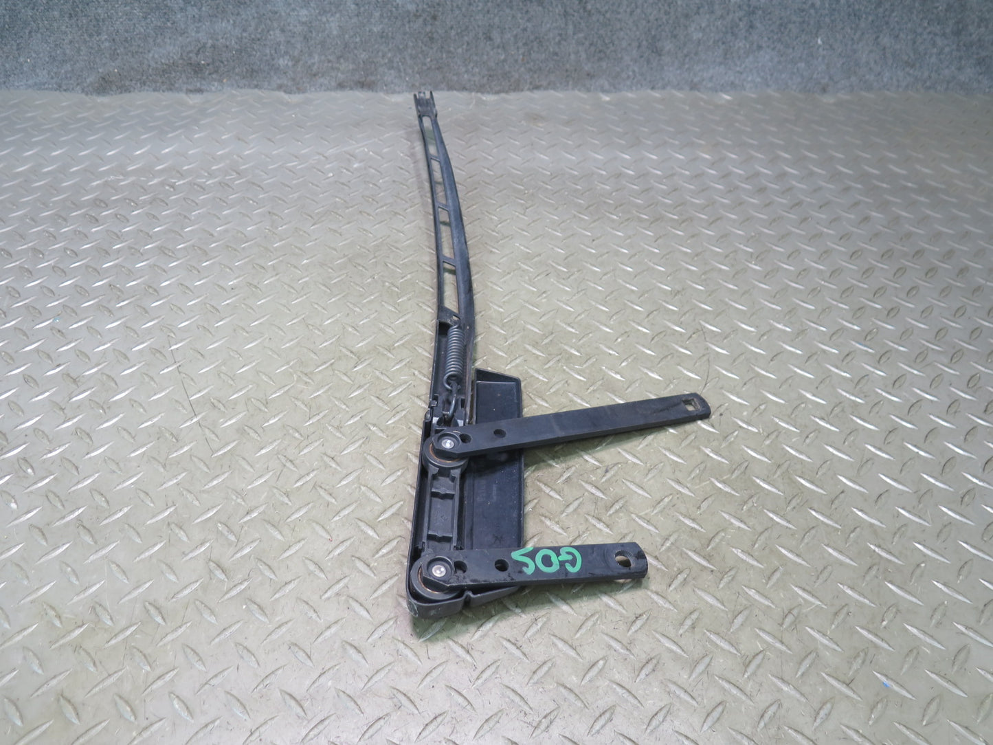 07-15 Audi 4L Q7 Set of 2 Front Left & Right Windshield Wiper Arm OEM