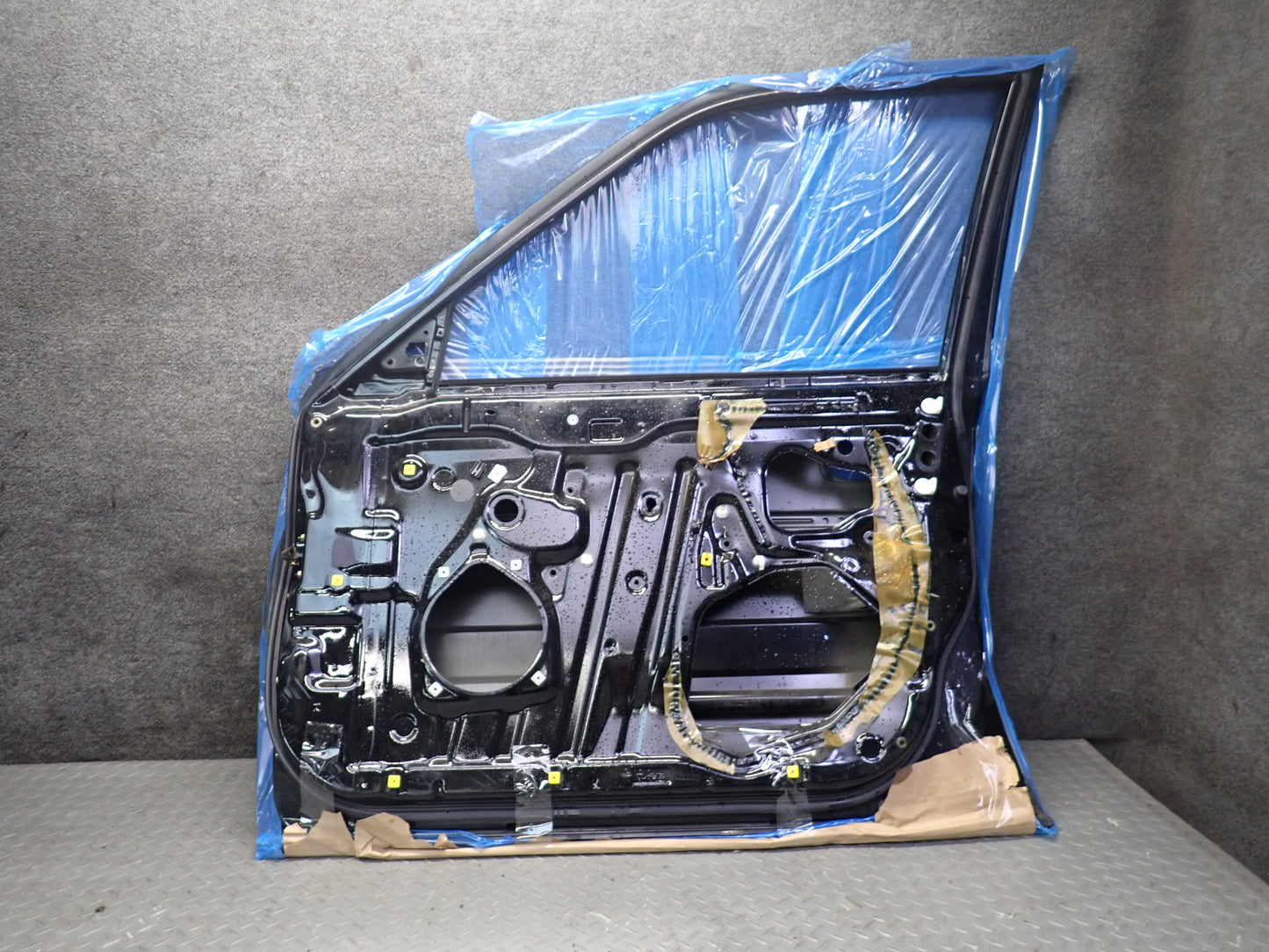 99-01 Toyota Crown JZS175 Sedan Front Right Door Shell Panel Black OEM