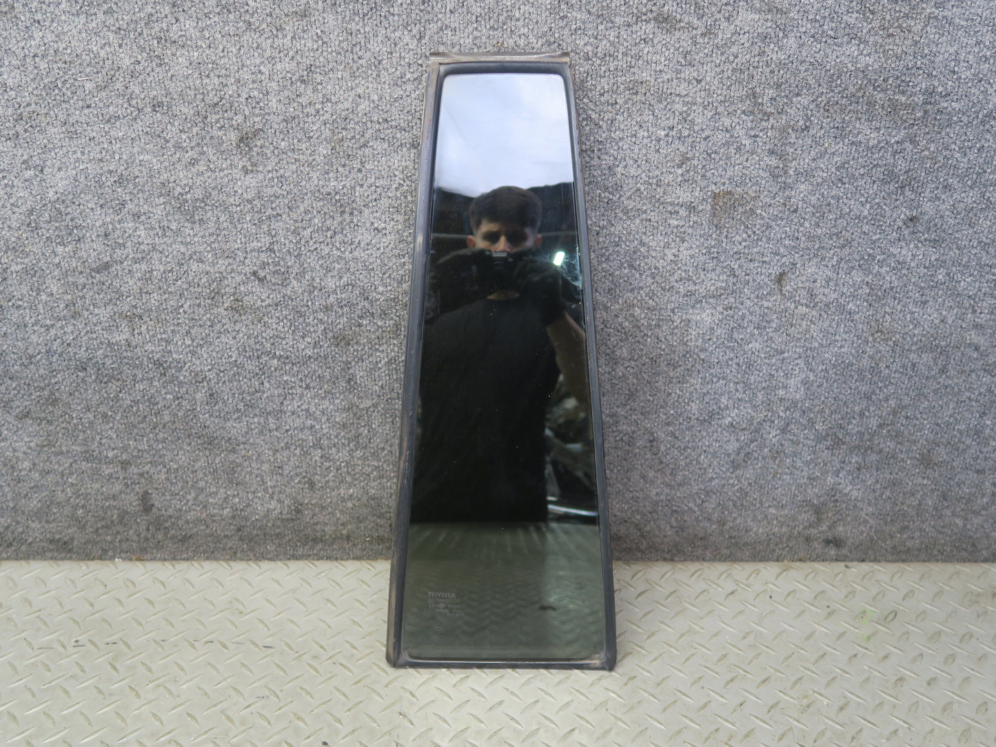 1996-1997 Lexus FZJ80L LX450 Rear Right Door Vent Fixed Glass Window
