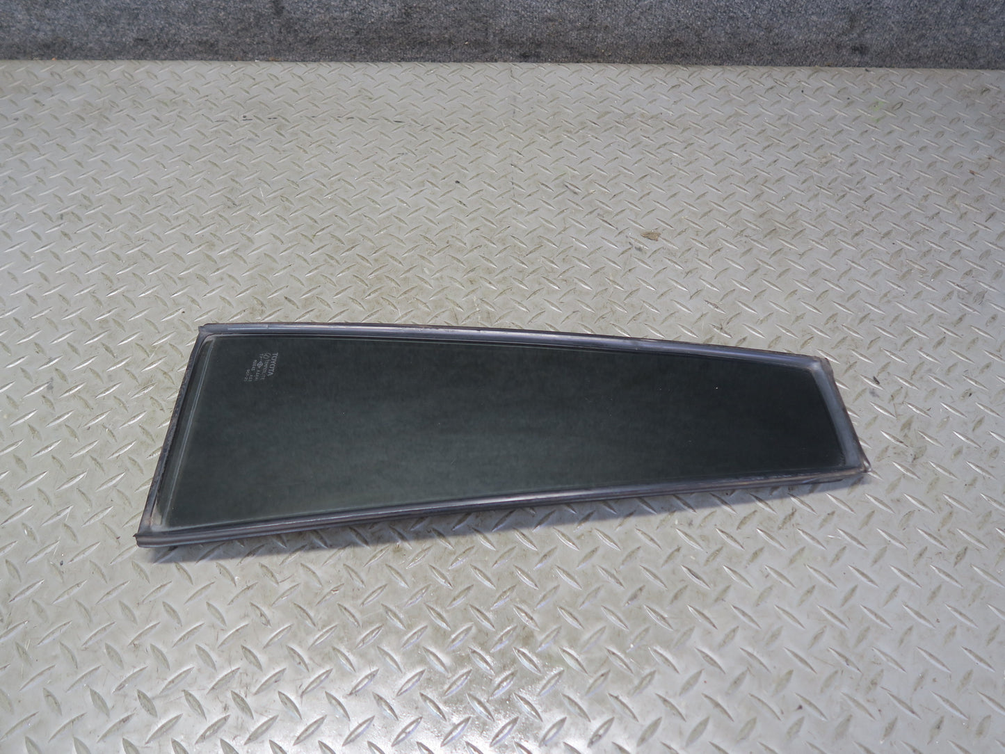 1996-1997 Lexus FZJ80L LX450 Rear Right Door Vent Fixed Glass Window