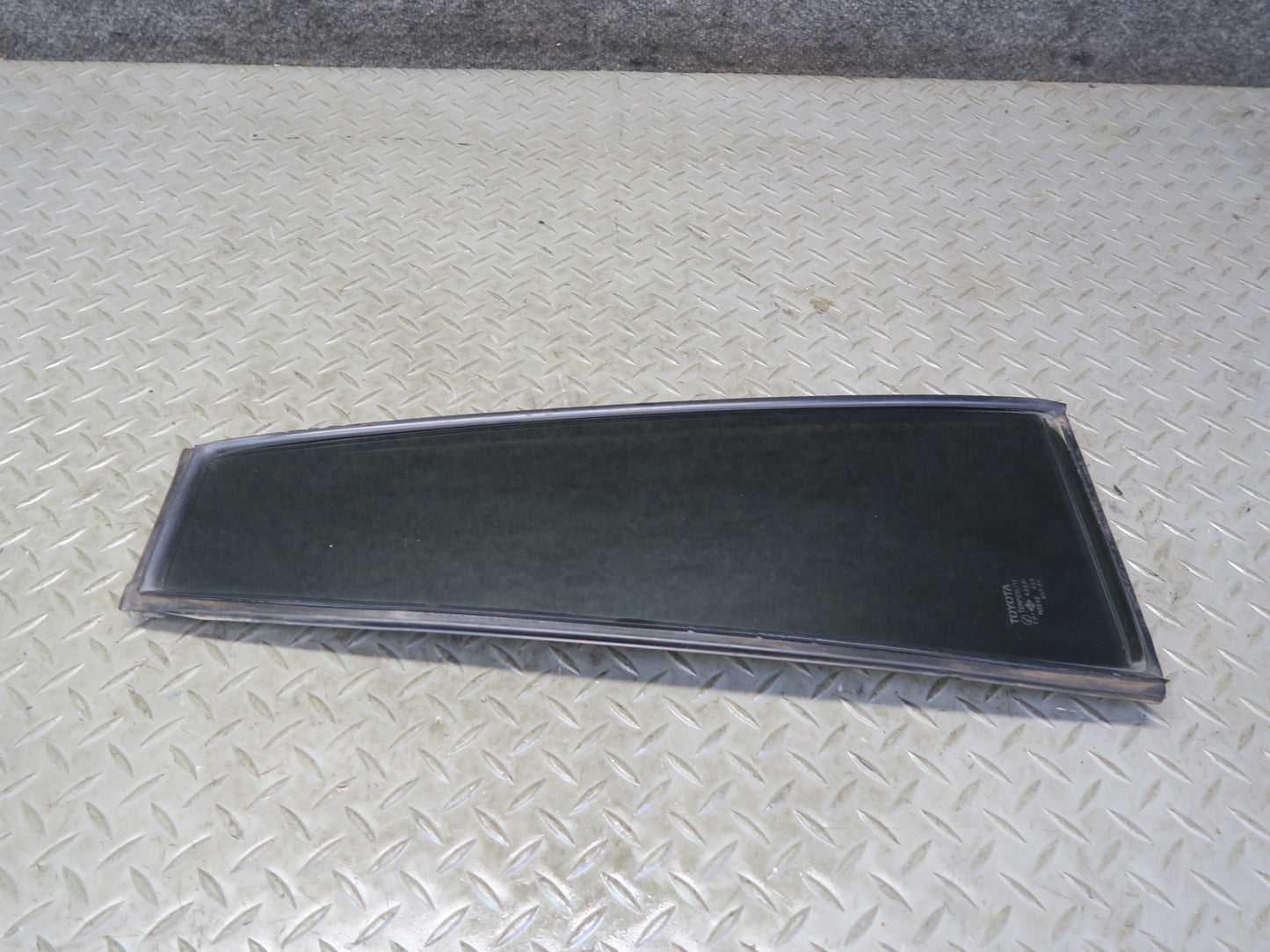 1996-1997 Lexus FZJ80L LX450 Rear Right Door Vent Fixed Glass Window