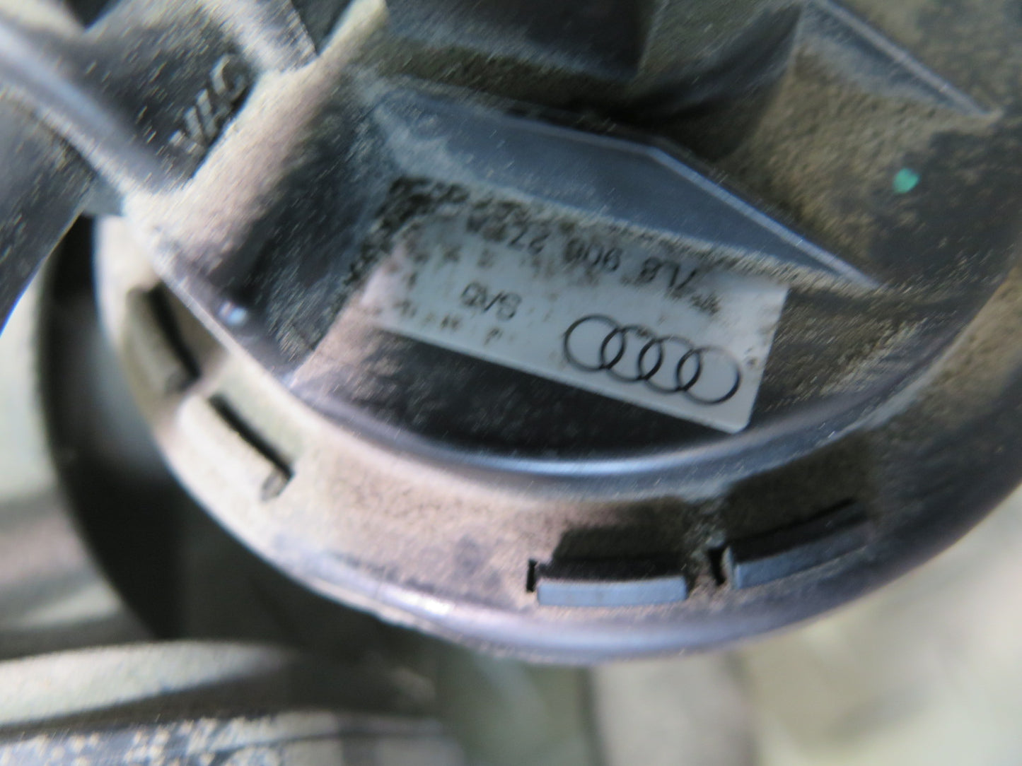07-15 Audi 4L Q7 Fuel Evap Vapor Charcoal Canister 7L8201801B OEM