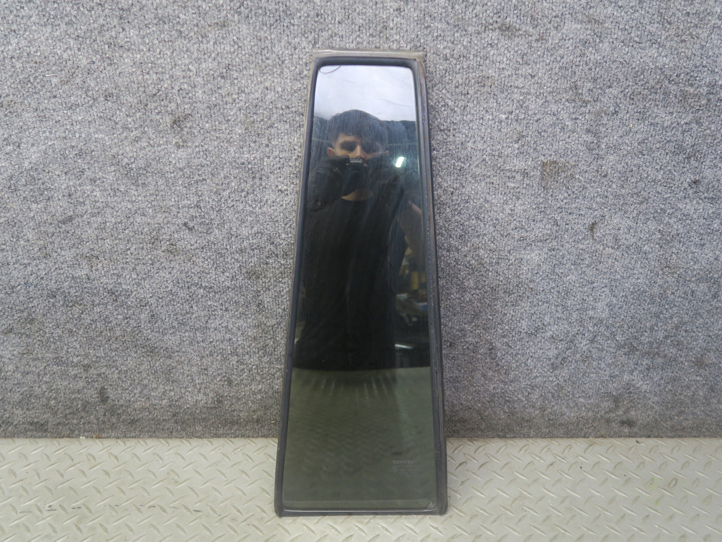 1996-1997 Lexus FZJ80L LX450 Rear Left Door Vent Fixed Glass Window
