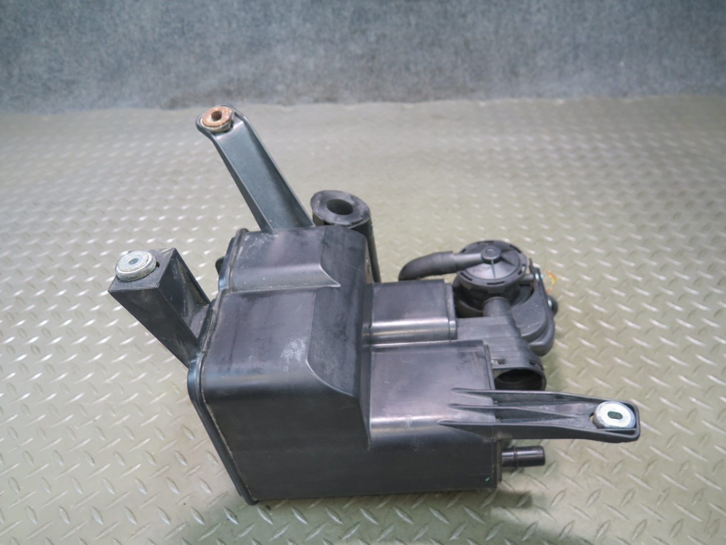 07-15 Audi 4L Q7 Fuel Evap Vapor Charcoal Canister 7L8201801B OEM