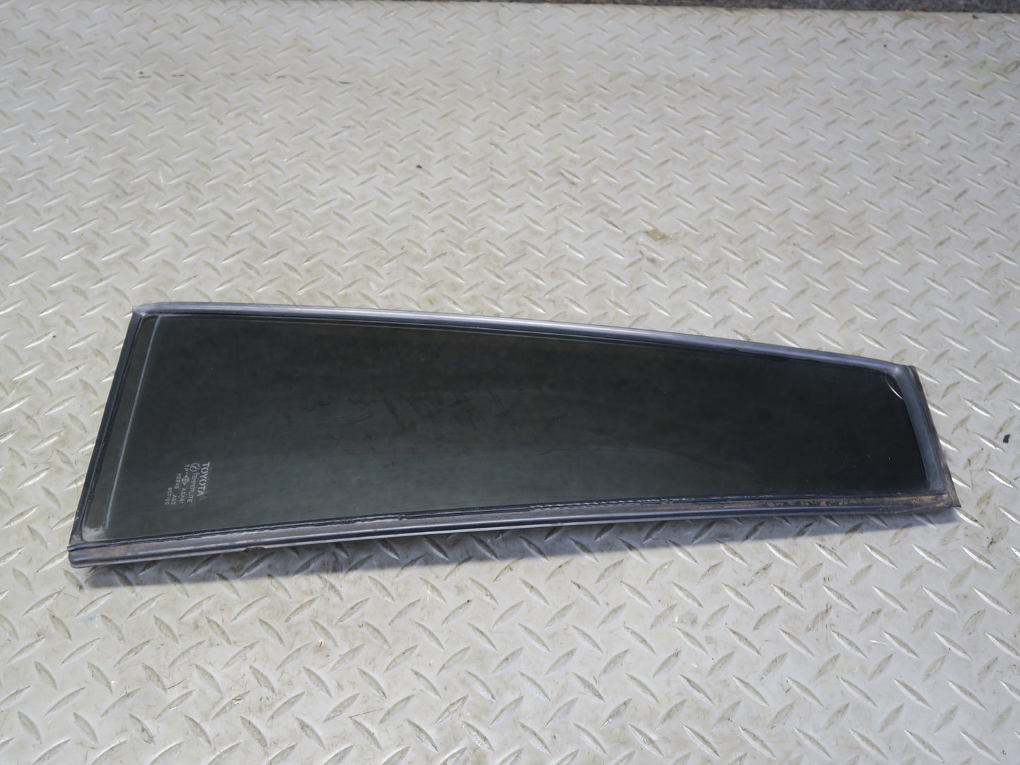 1996-1997 Lexus FZJ80L LX450 Rear Left Door Vent Fixed Glass Window