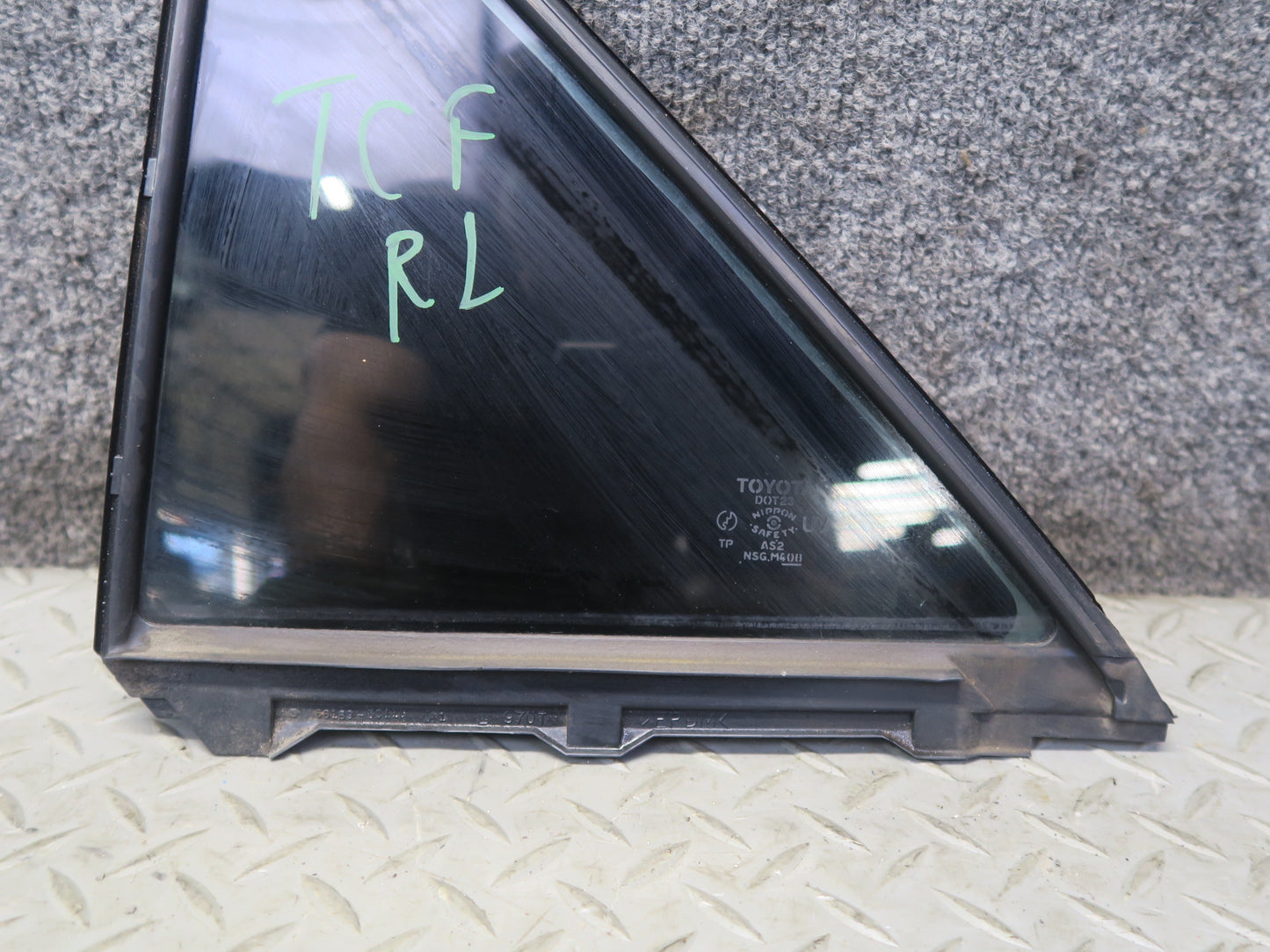 99-01 Toyota Crown JZS175 Sedan Rear Left Door Quarter Window Glass OEM