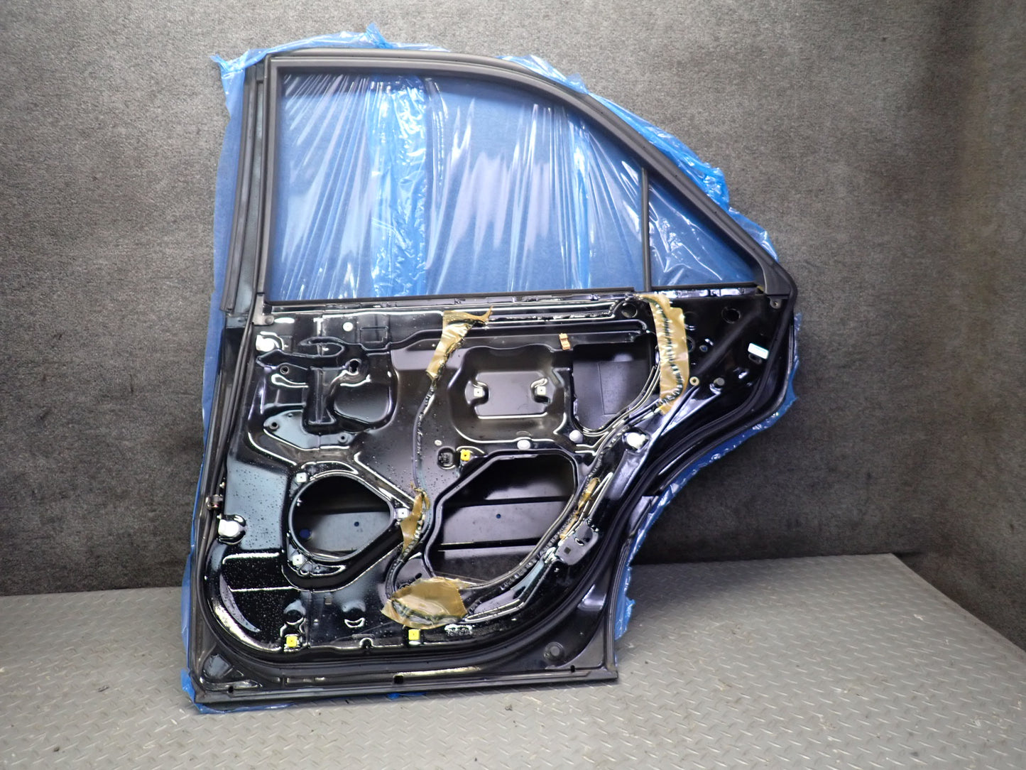 99-01 Toyota Crown JZS175 Sedan Rear Right Door Shell Panel Black OEM