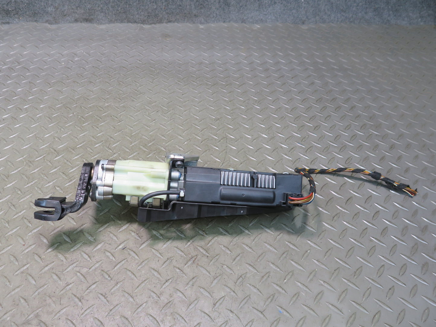 07-15 Audi 4L Q7 Set of 2 Rear Left & Right Trunk Lid Hatch Lift Drive Motor OEM