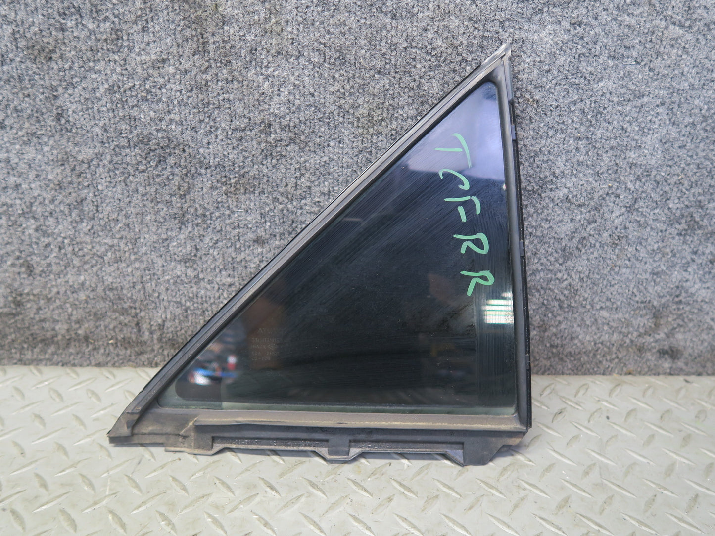 99-01 Toyota Crown JZS175 Sedan Rear Right Door Quarter Window Glass OEM