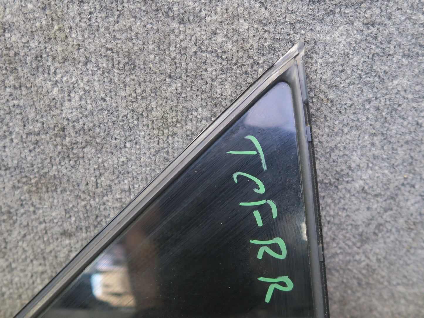 99-01 Toyota Crown JZS175 Sedan Rear Right Door Quarter Window Glass OEM