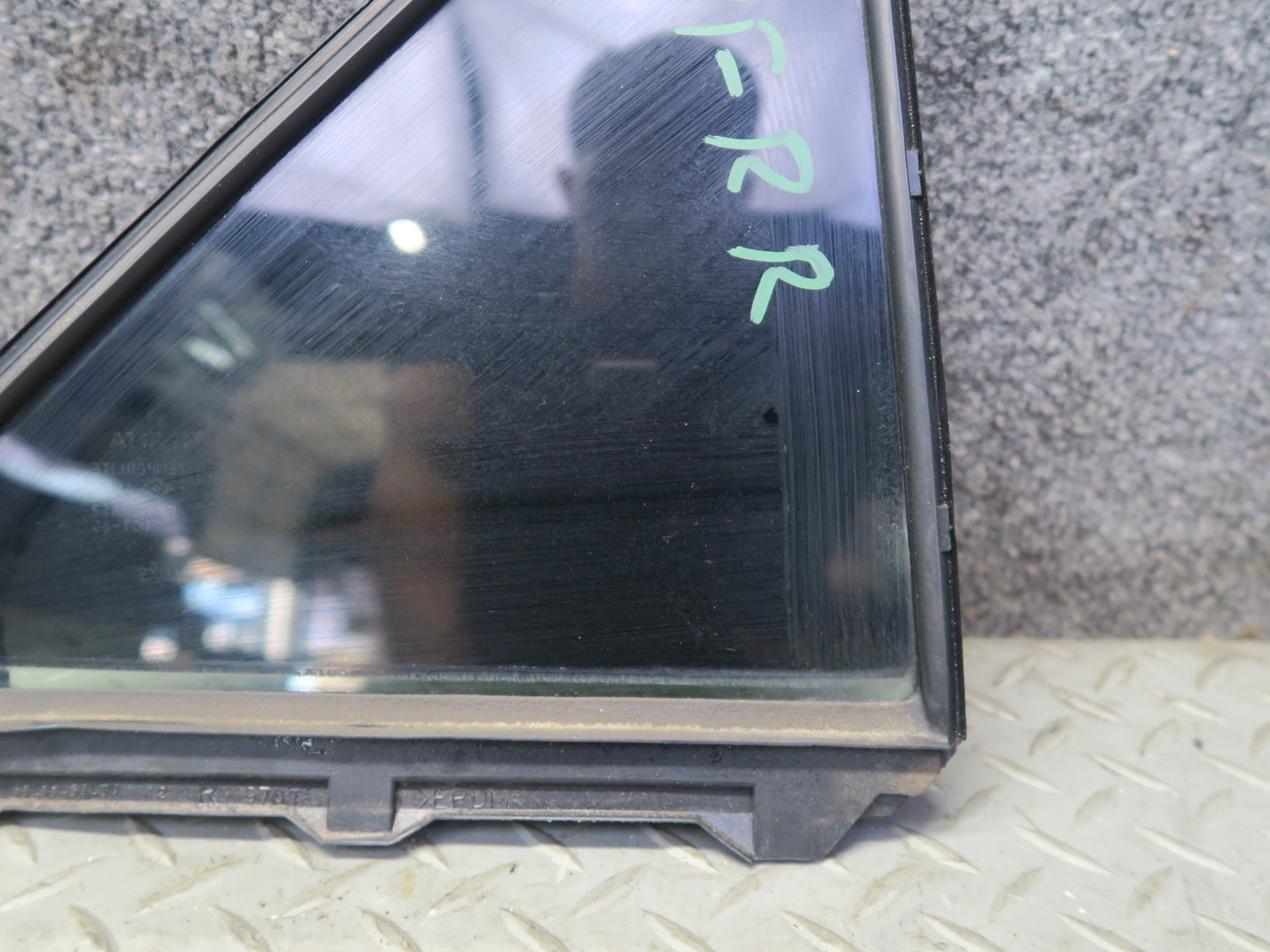 99-01 Toyota Crown JZS175 Sedan Rear Right Door Quarter Window Glass OEM