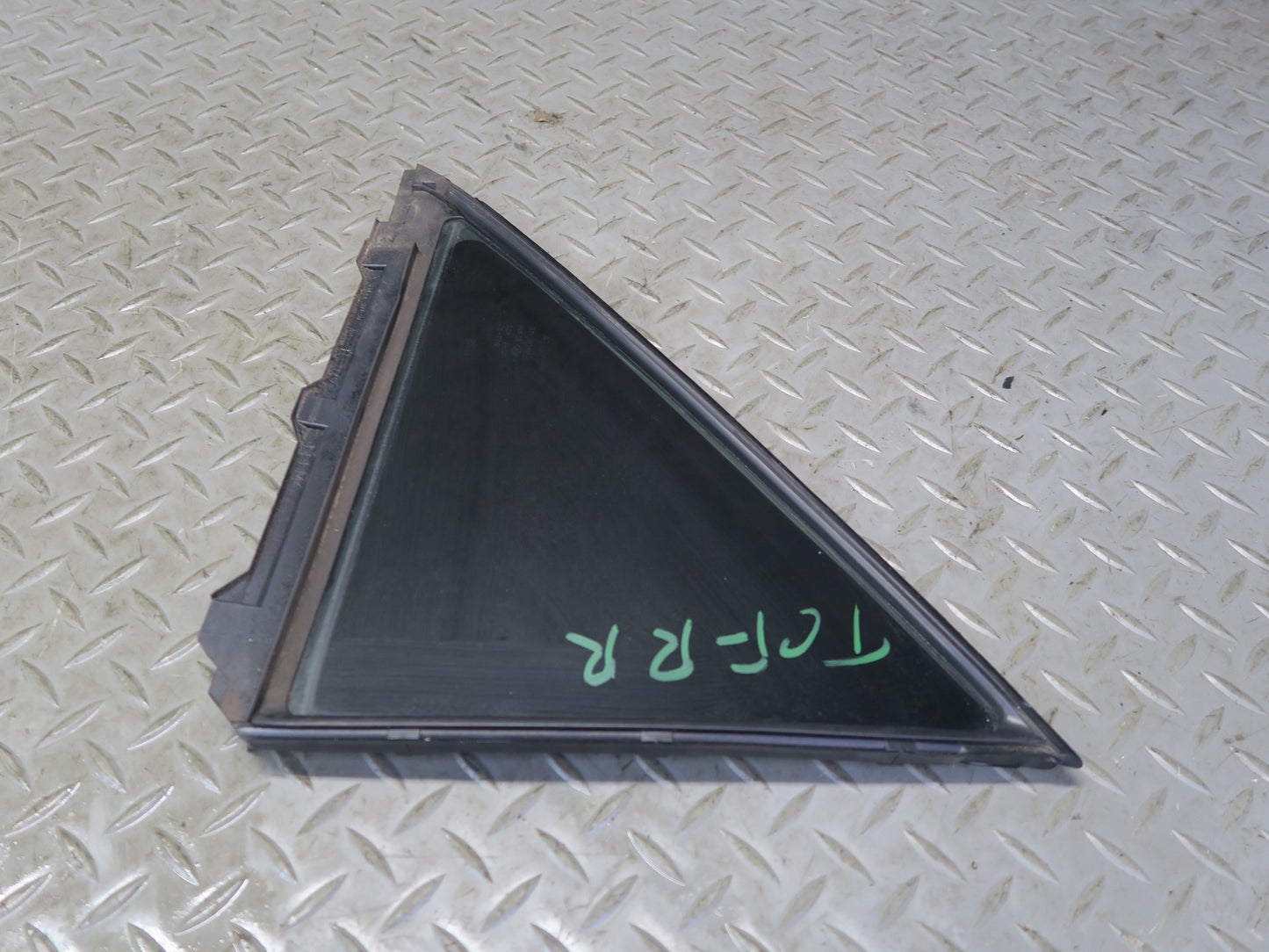 99-01 Toyota Crown JZS175 Sedan Rear Right Door Quarter Window Glass OEM