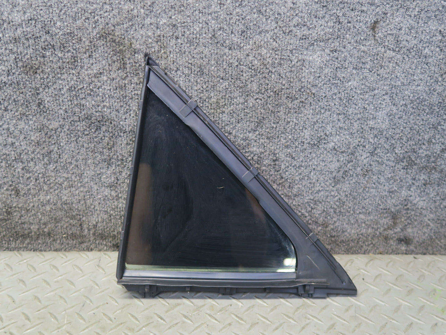 99-01 Toyota Crown JZS175 Sedan Rear Right Door Quarter Window Glass OEM