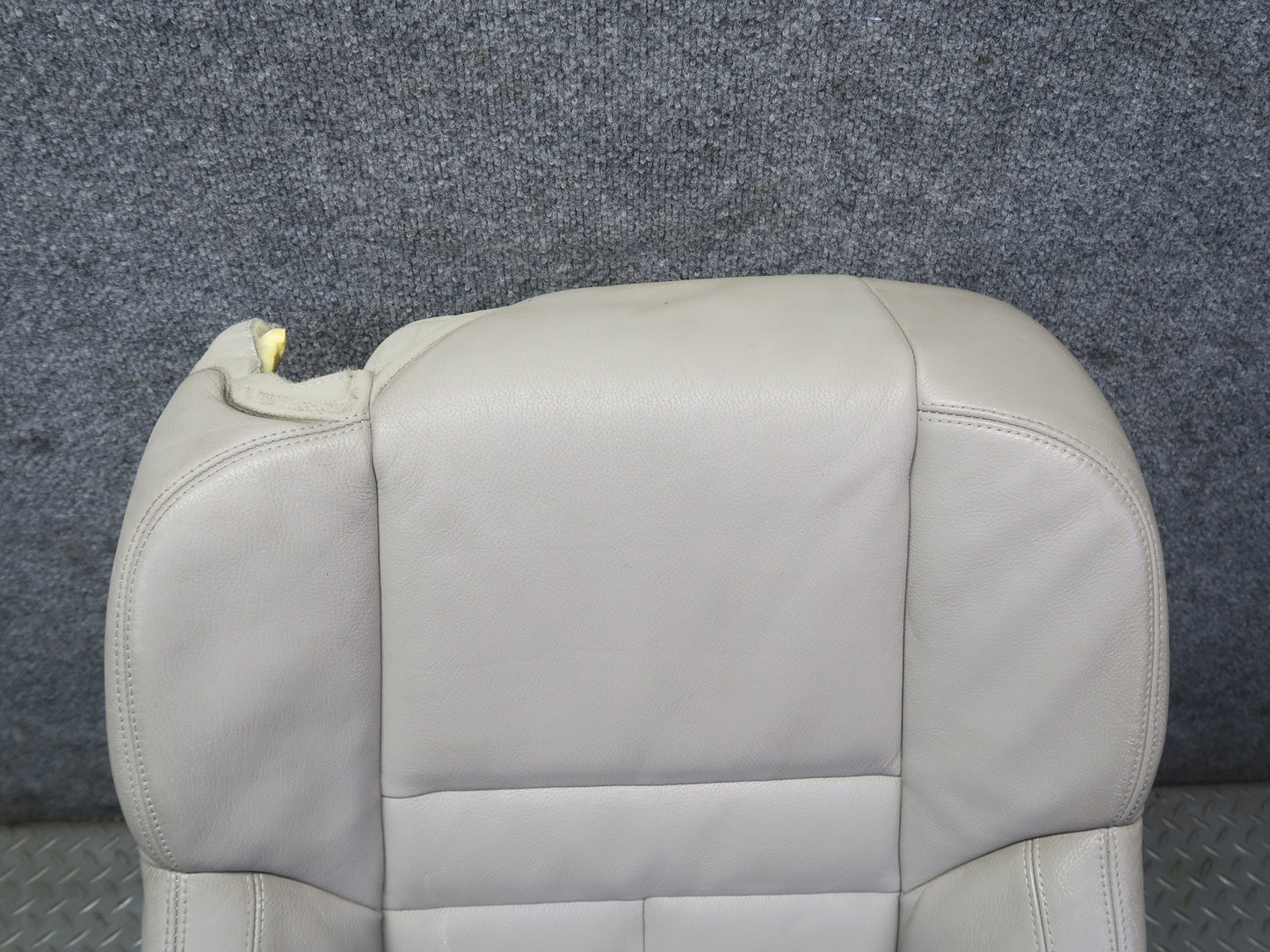 2007-2008 BMW E64 M6 Convertible Front Right Sport Seat Upper Leather Cushion