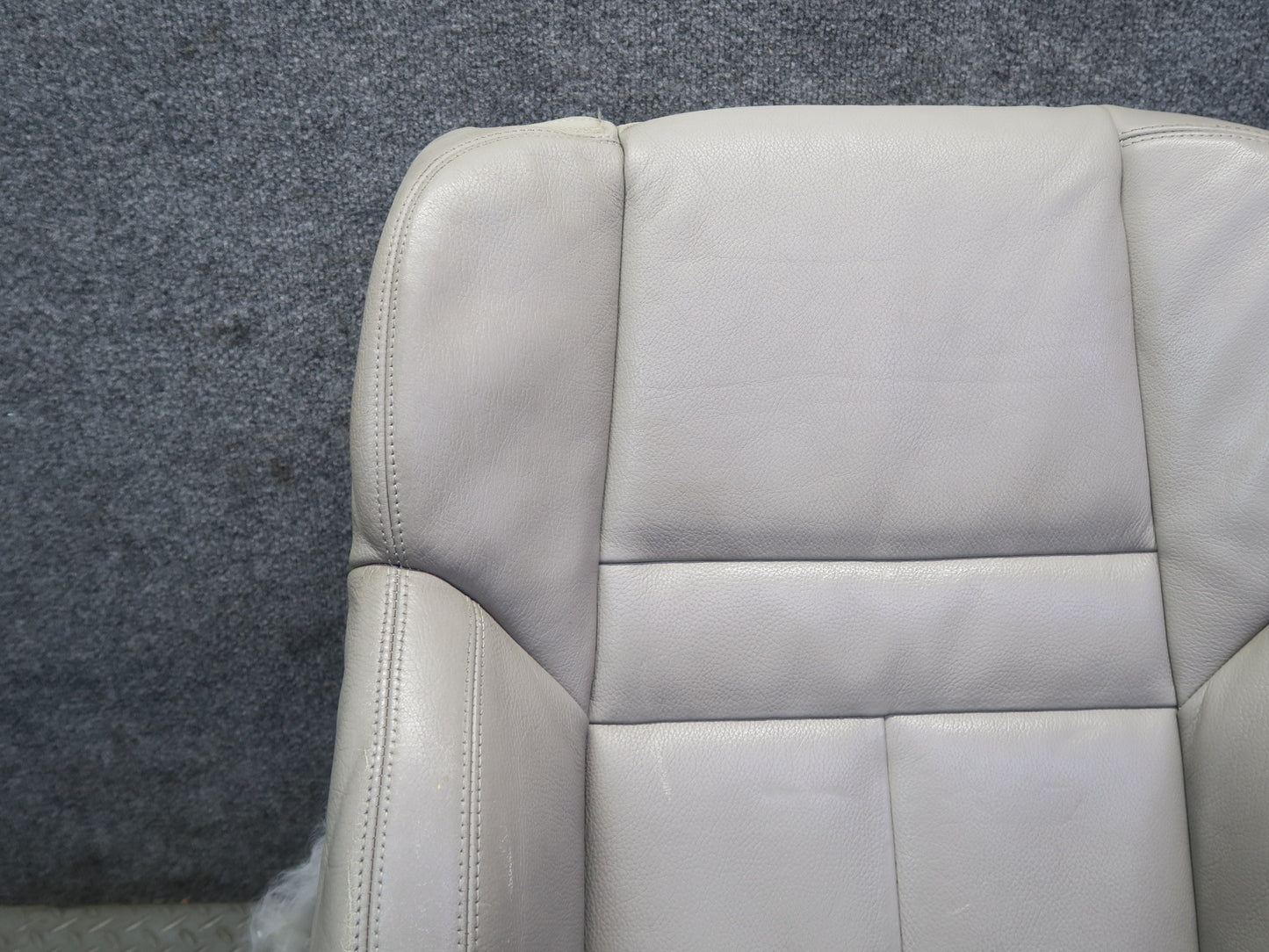 2007-2008 BMW E64 M6 Convertible Front Right Sport Seat Upper Leather Cushion