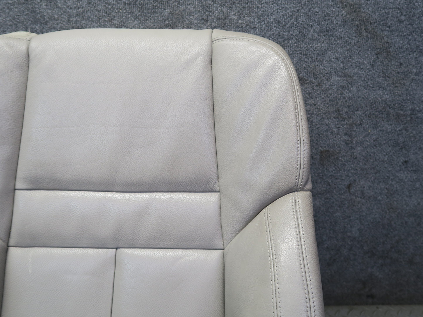 2007-2008 BMW E64 M6 Convertible Front Right Sport Seat Upper Leather Cushion
