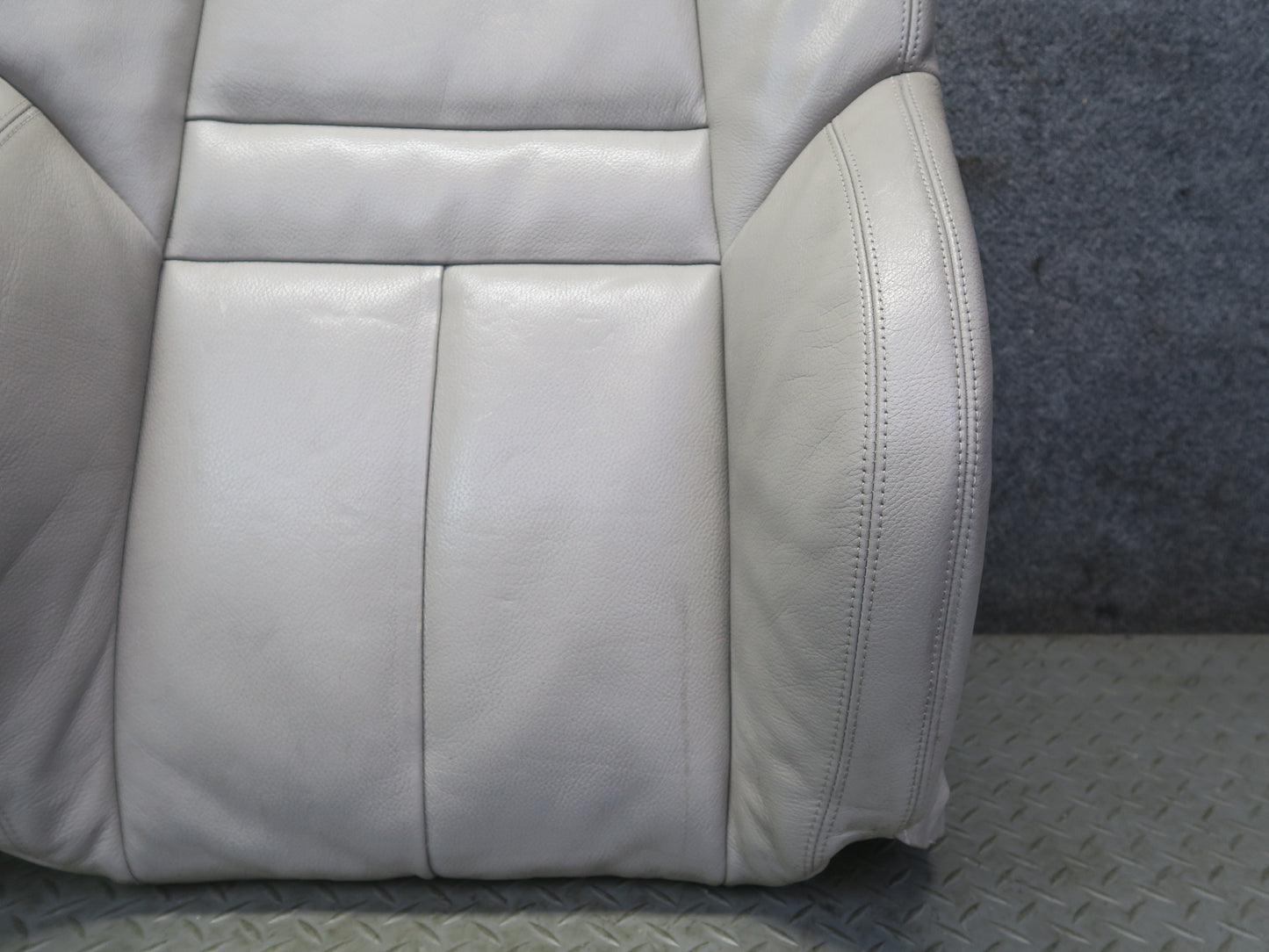 2007-2008 BMW E64 M6 Convertible Front Right Sport Seat Upper Leather Cushion