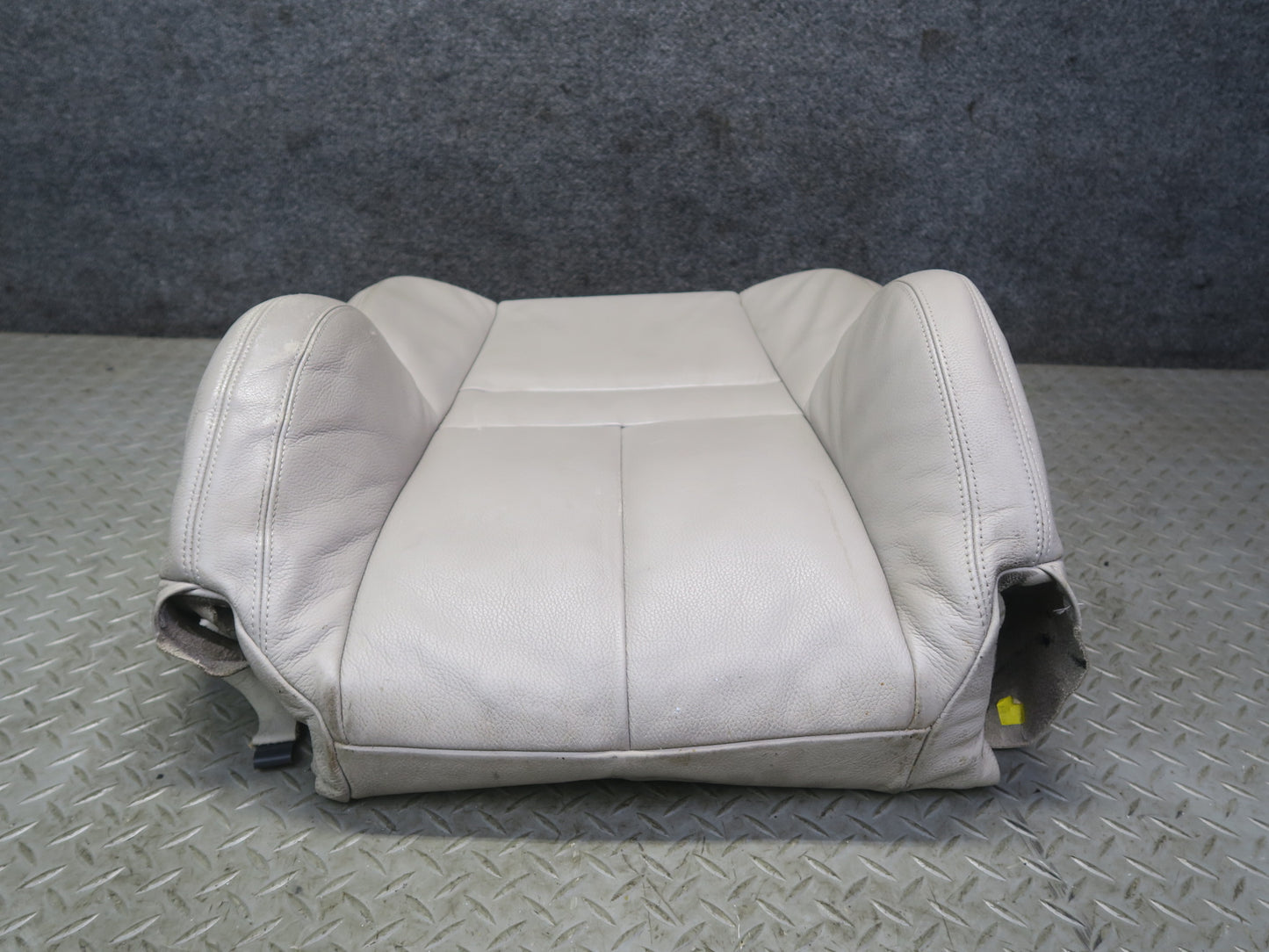 2007-2008 BMW E64 M6 Convertible Front Right Sport Seat Upper Leather Cushion