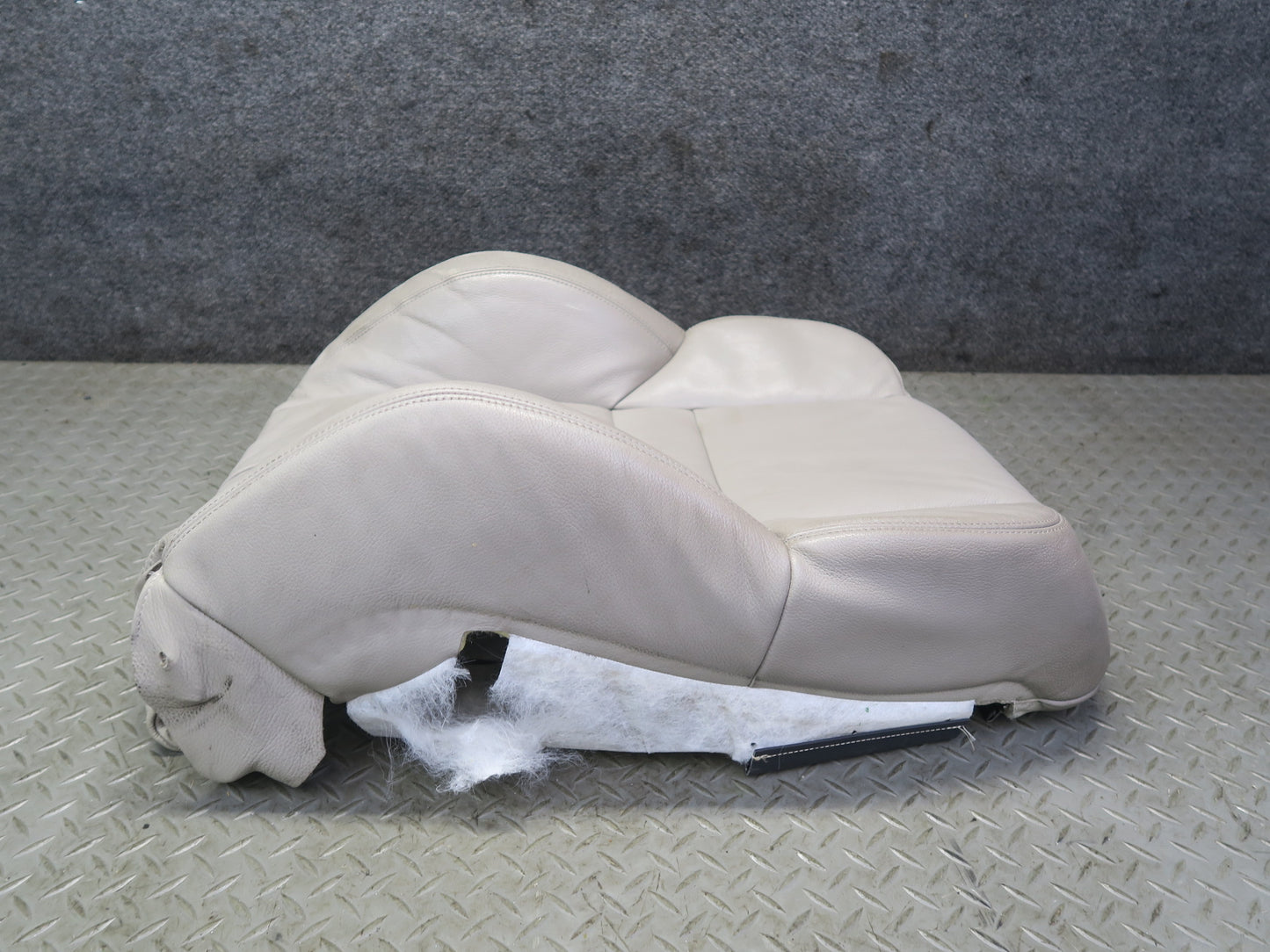 2007-2008 BMW E64 M6 Convertible Front Right Sport Seat Upper Leather Cushion